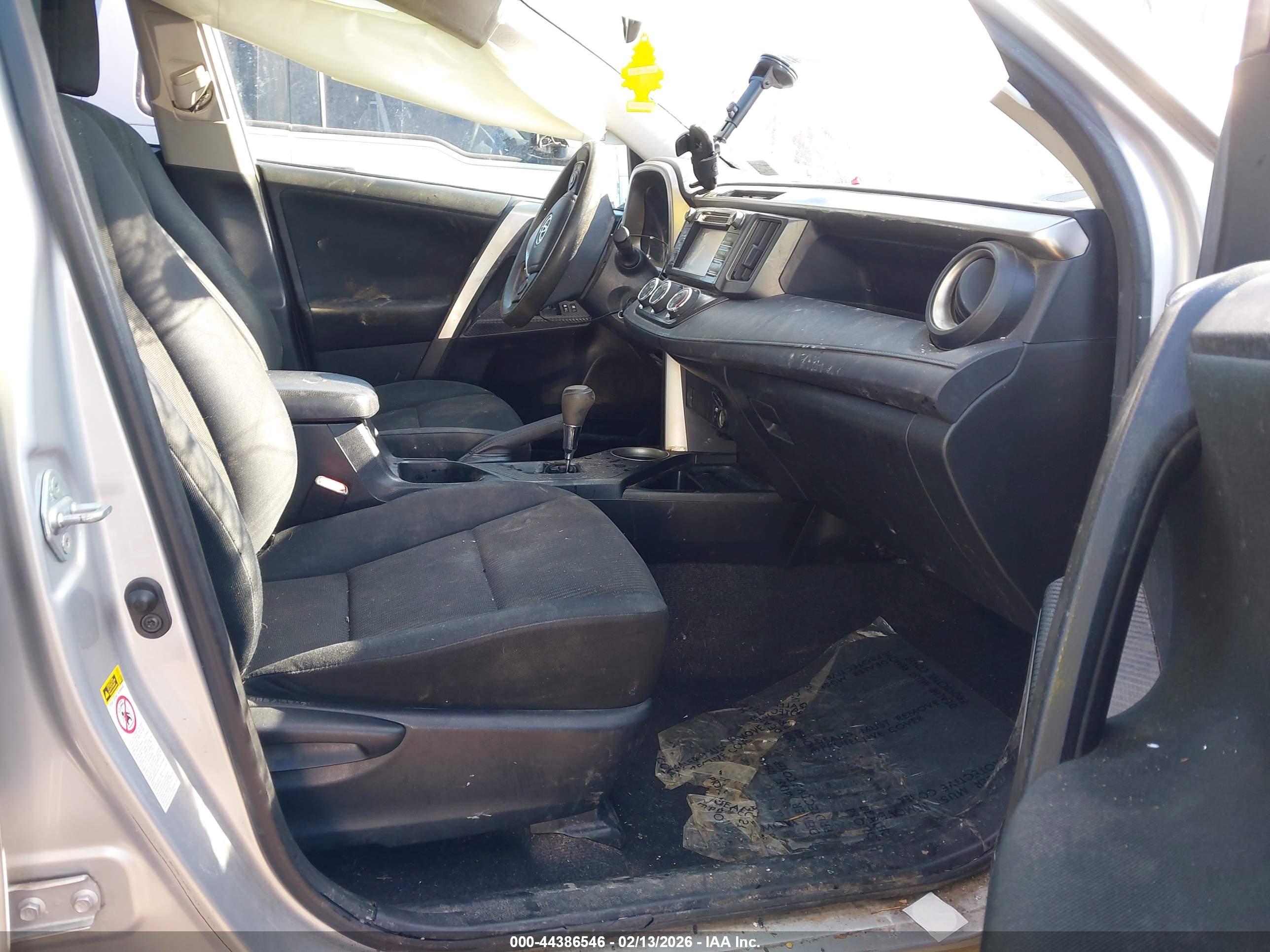 TOYOTA RAV4 image 5