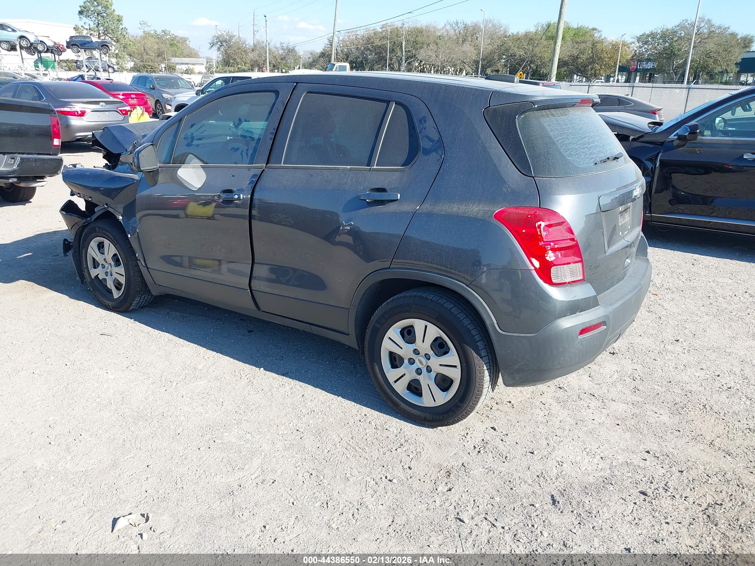 CHEVROLET TRAX image 3