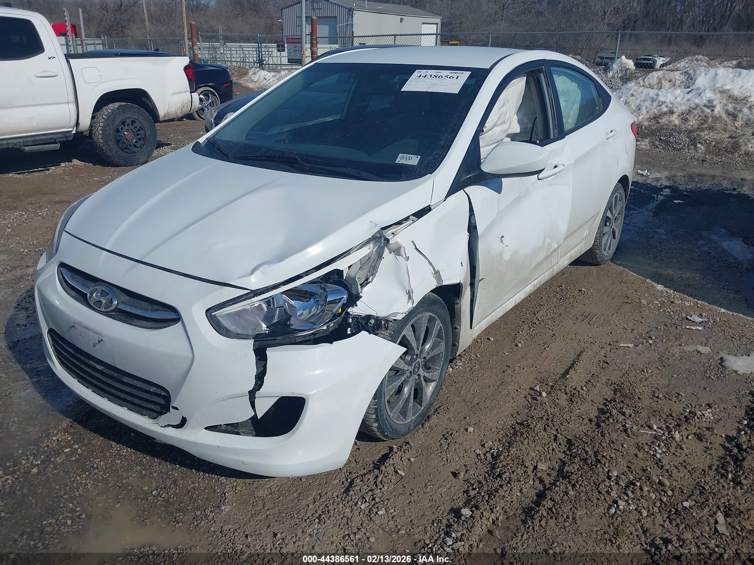 HYUNDAI ACCENT image 2