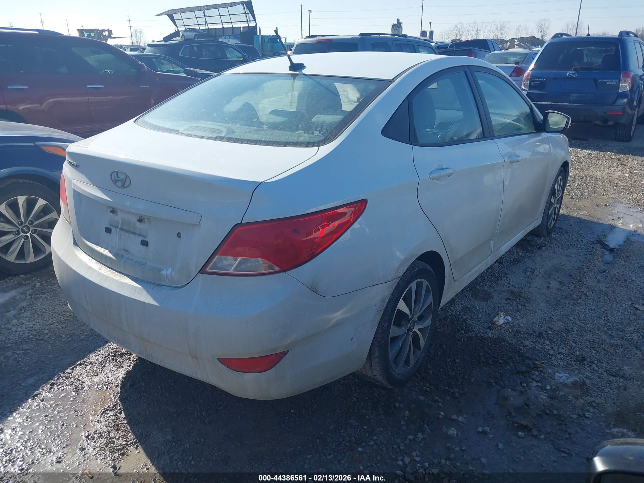 HYUNDAI ACCENT image 4