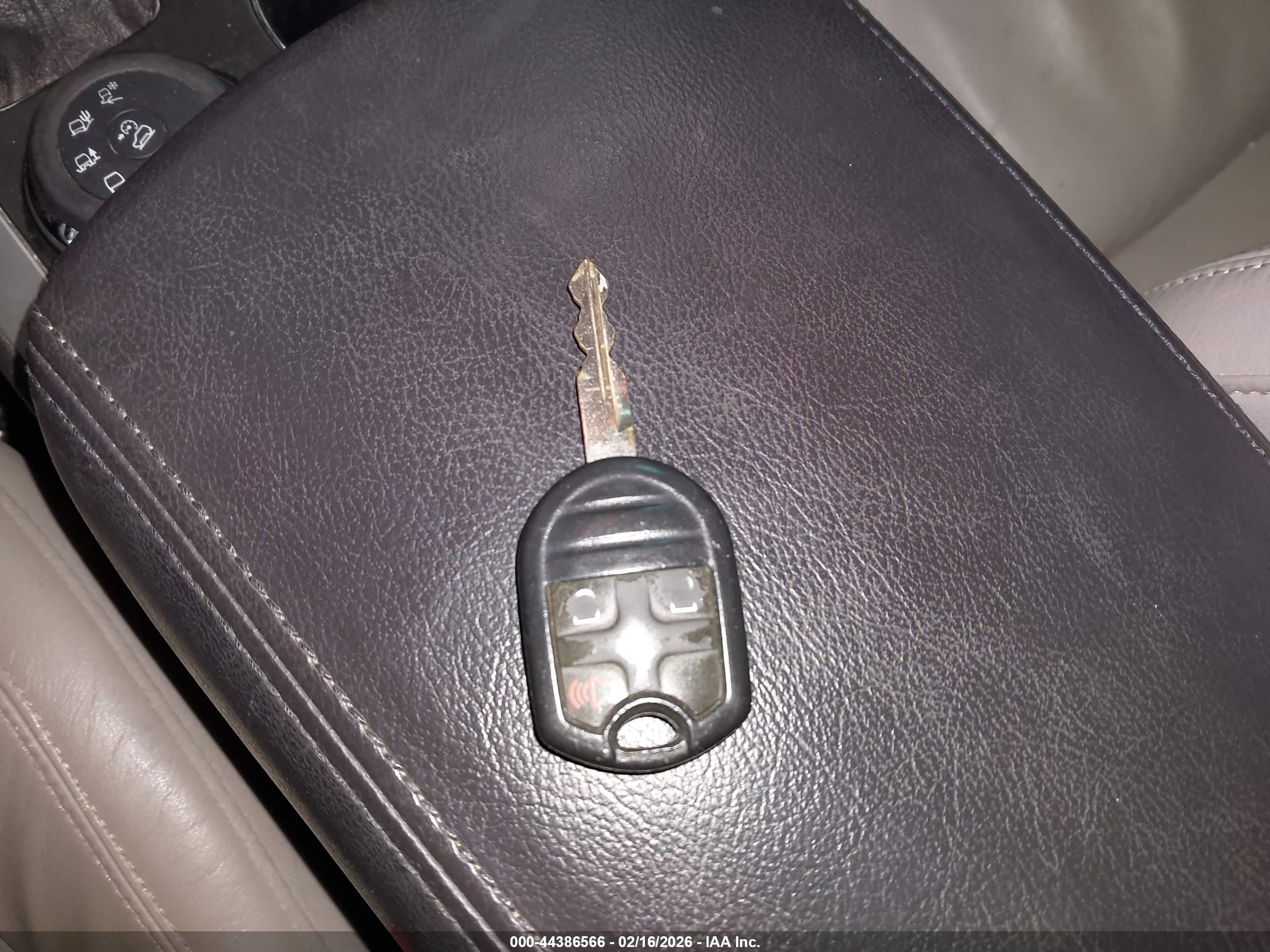 FORD EXPLORER image 11
