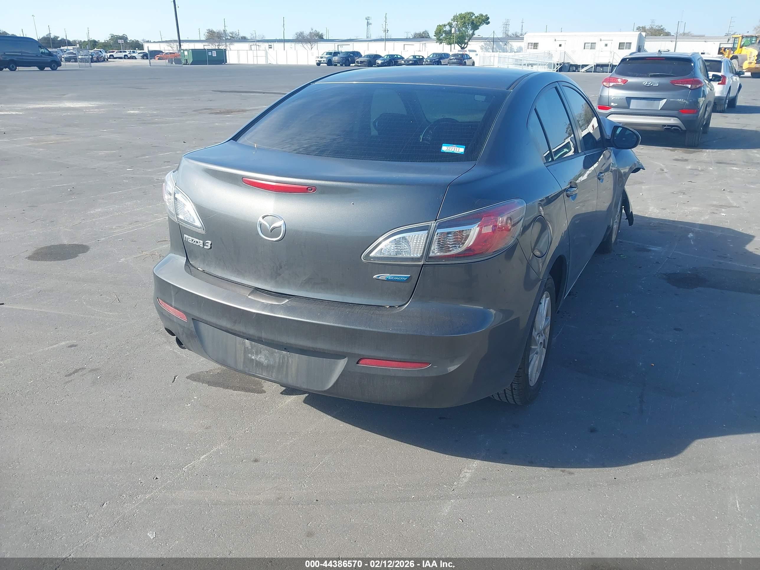 MAZDA MAZDA3 image 4