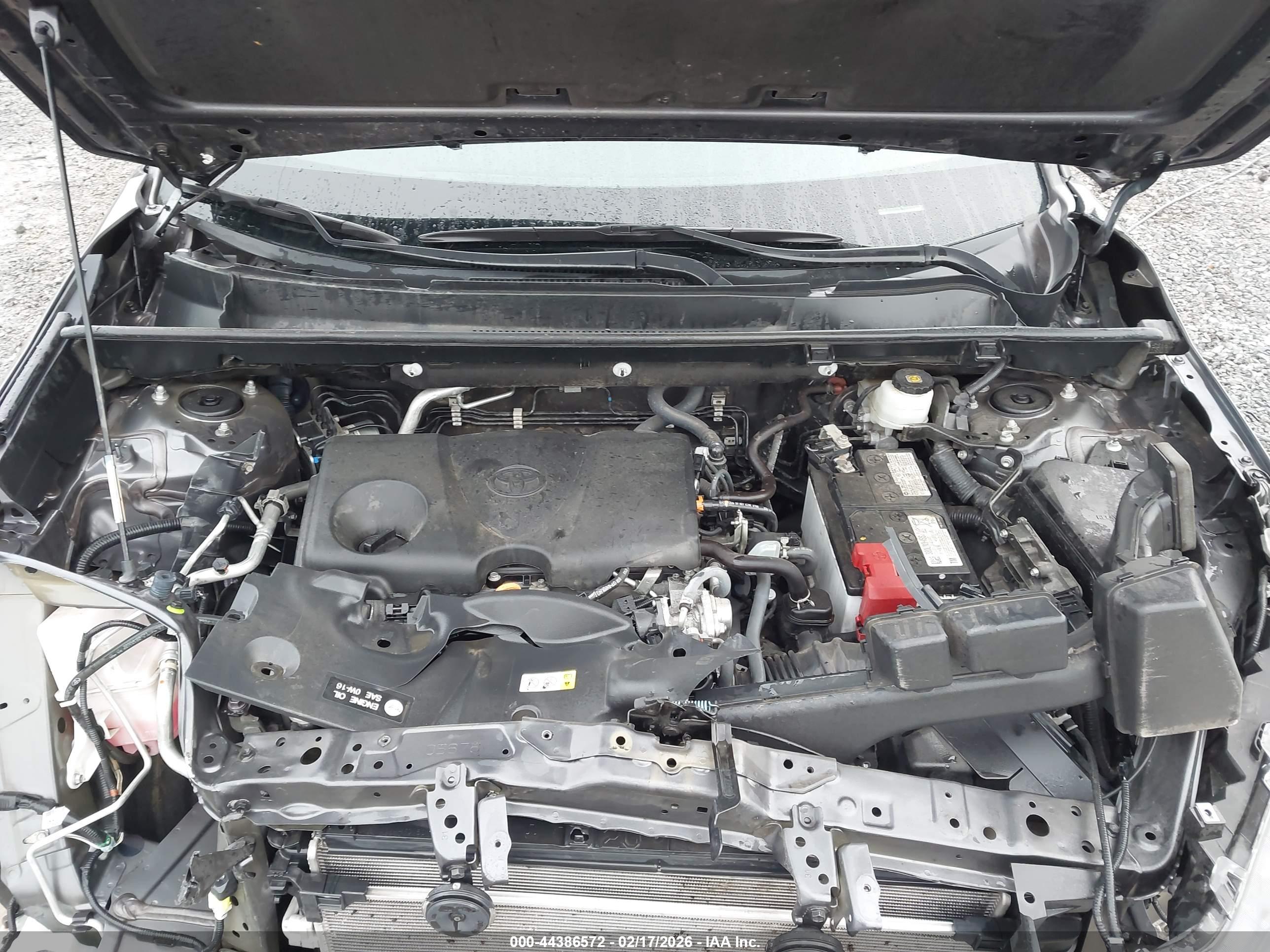 TOYOTA RAV4 image 10