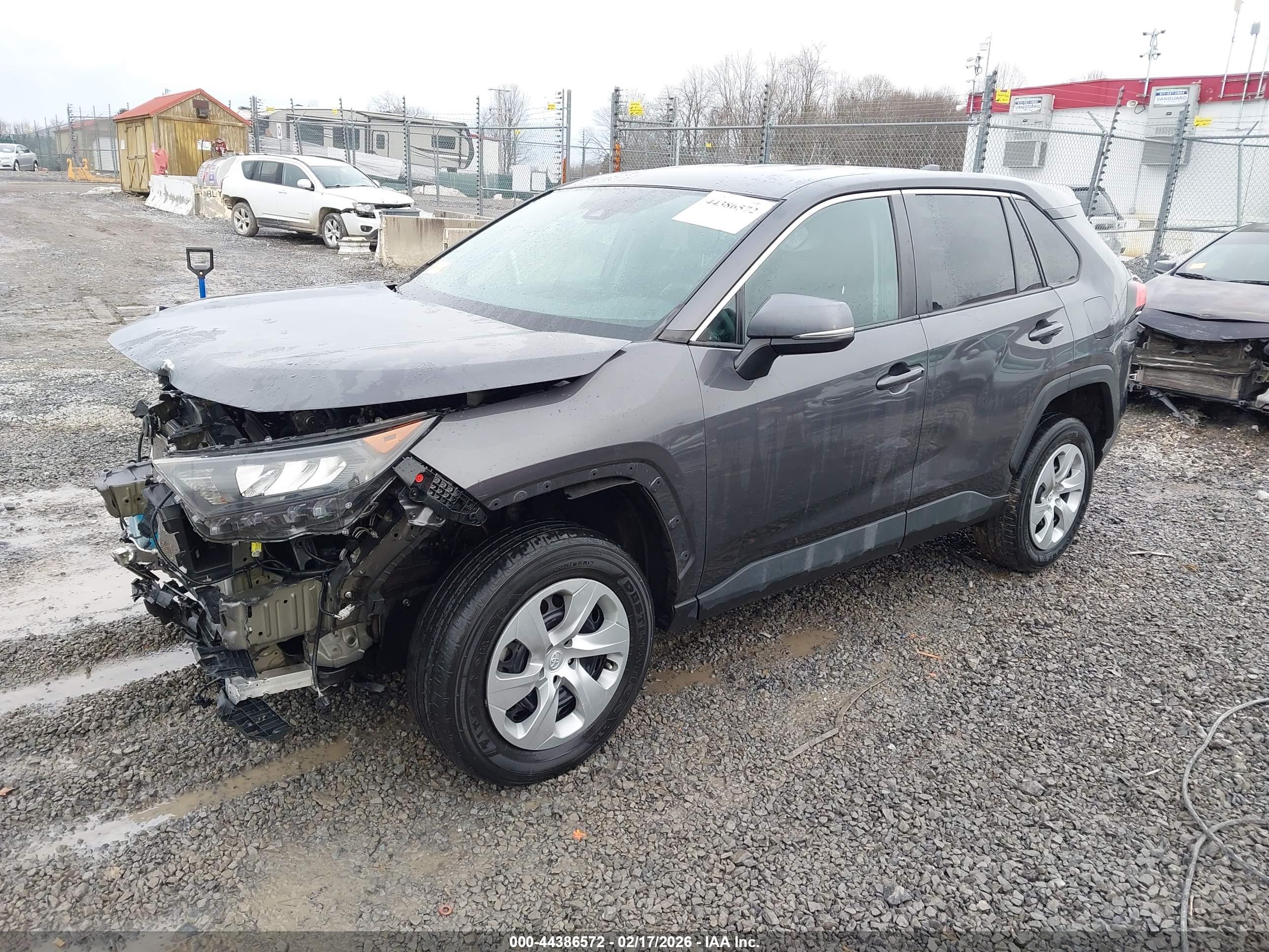 TOYOTA RAV4 image 2