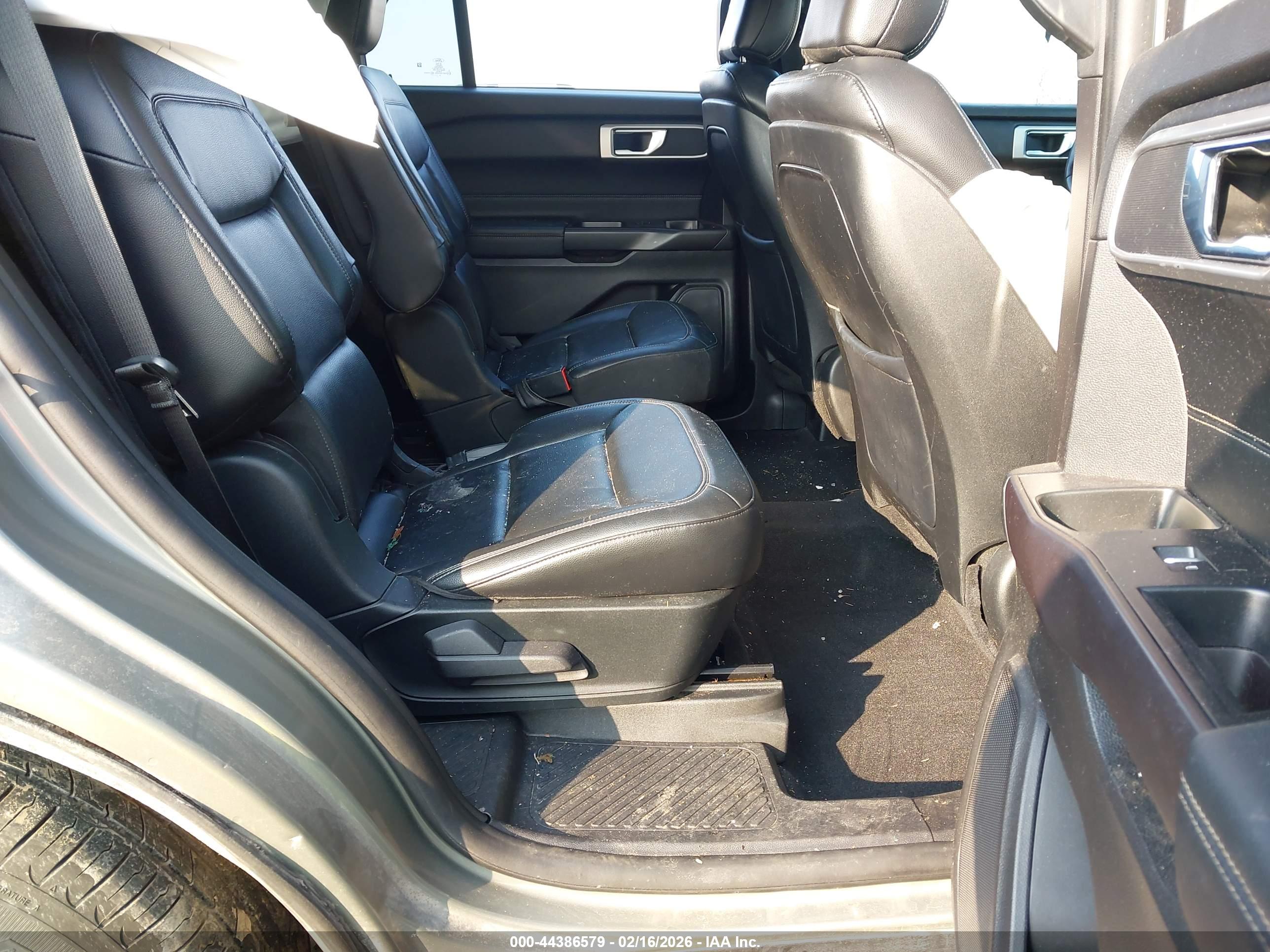 FORD EXPLORER image 8