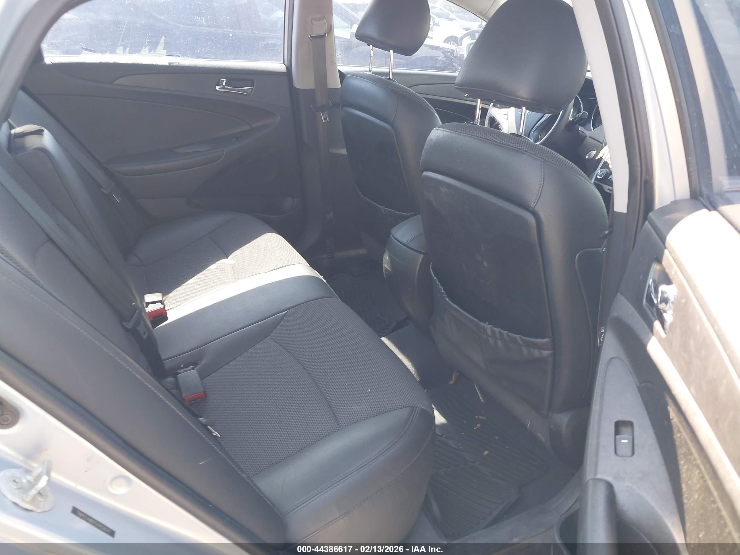 HYUNDAI SONATA image 8