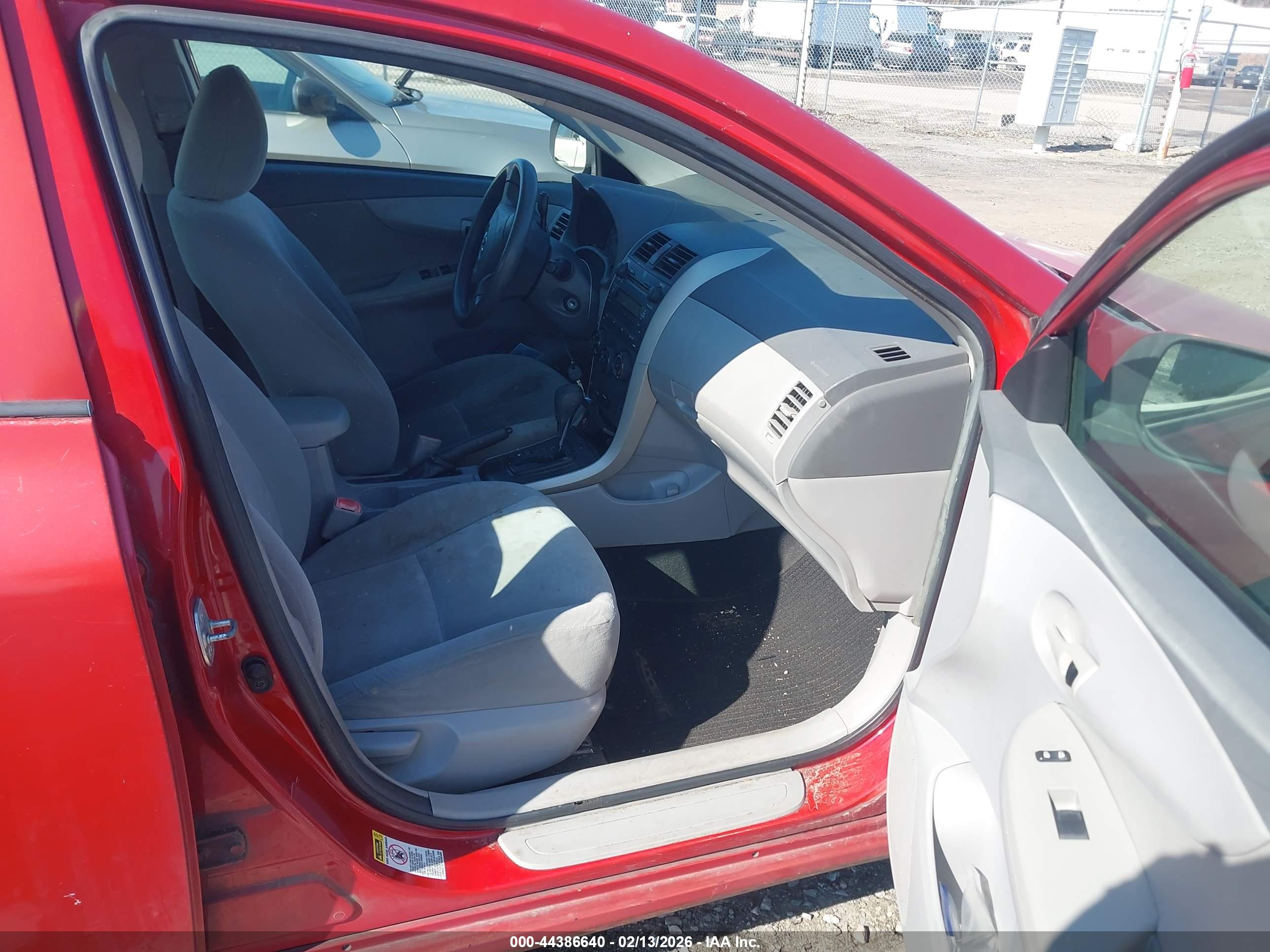 TOYOTA COROLLA image 5