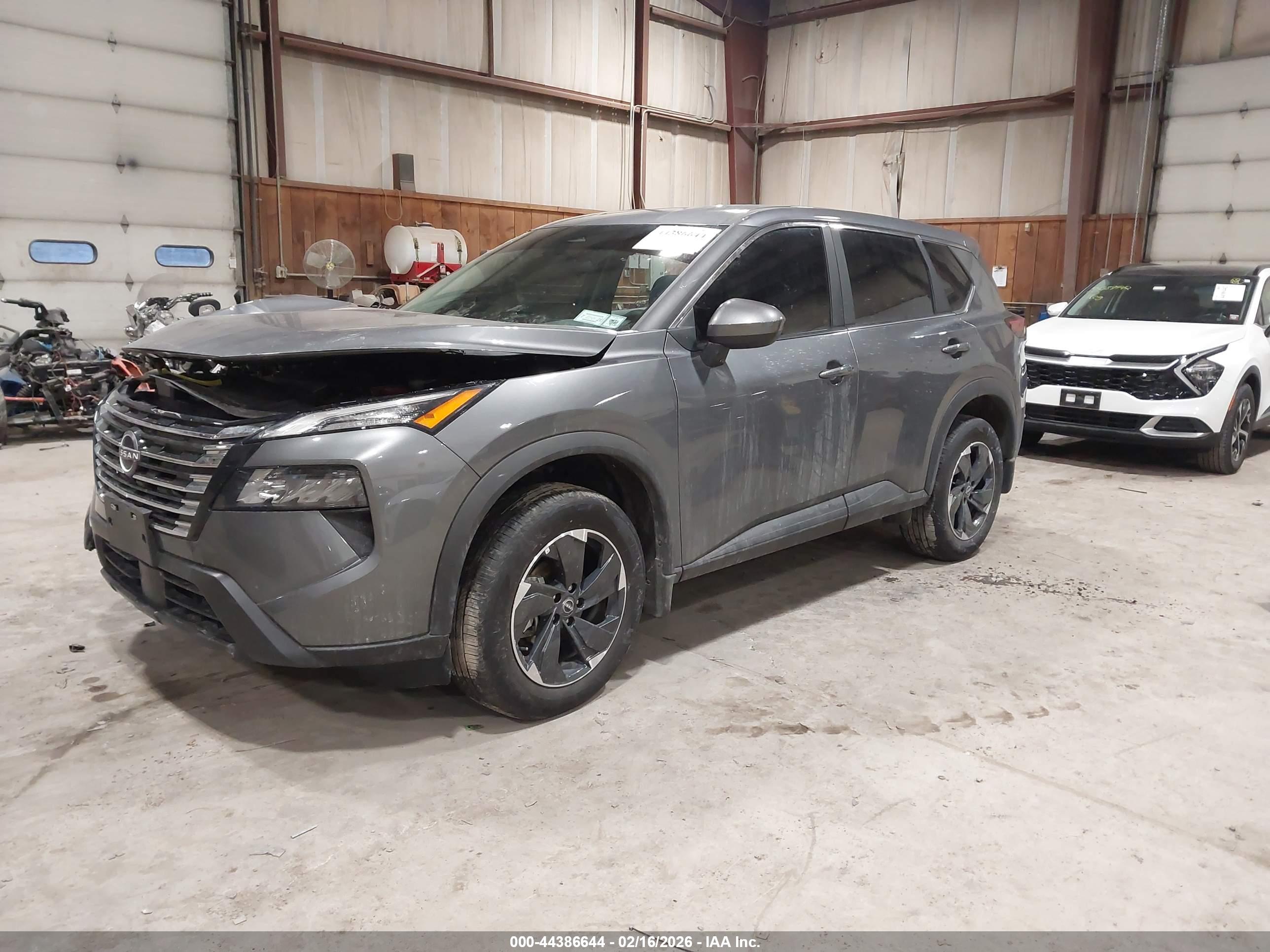 NISSAN ROGUE image 2
