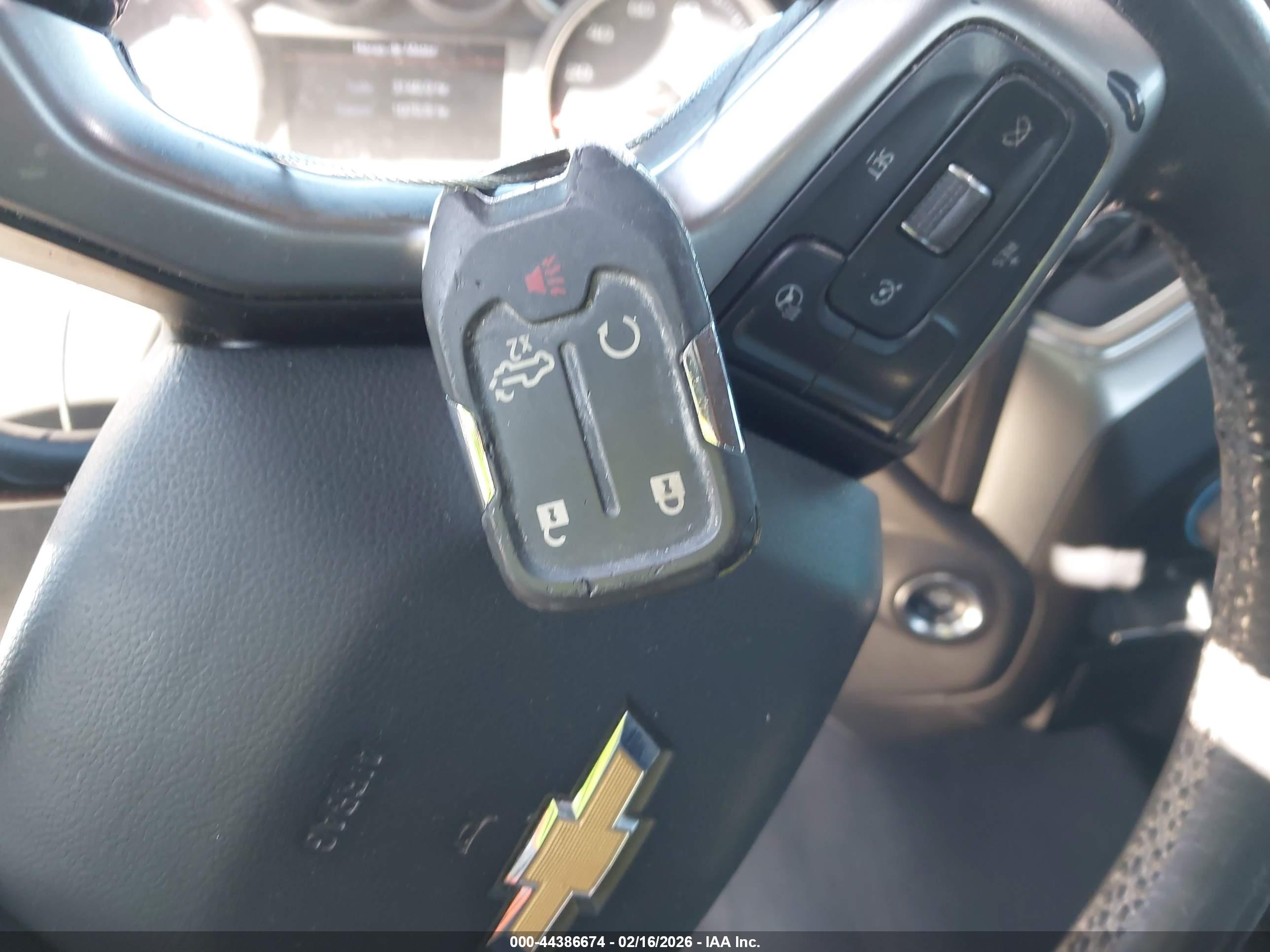 CHEVROLET SILVERADO image 11