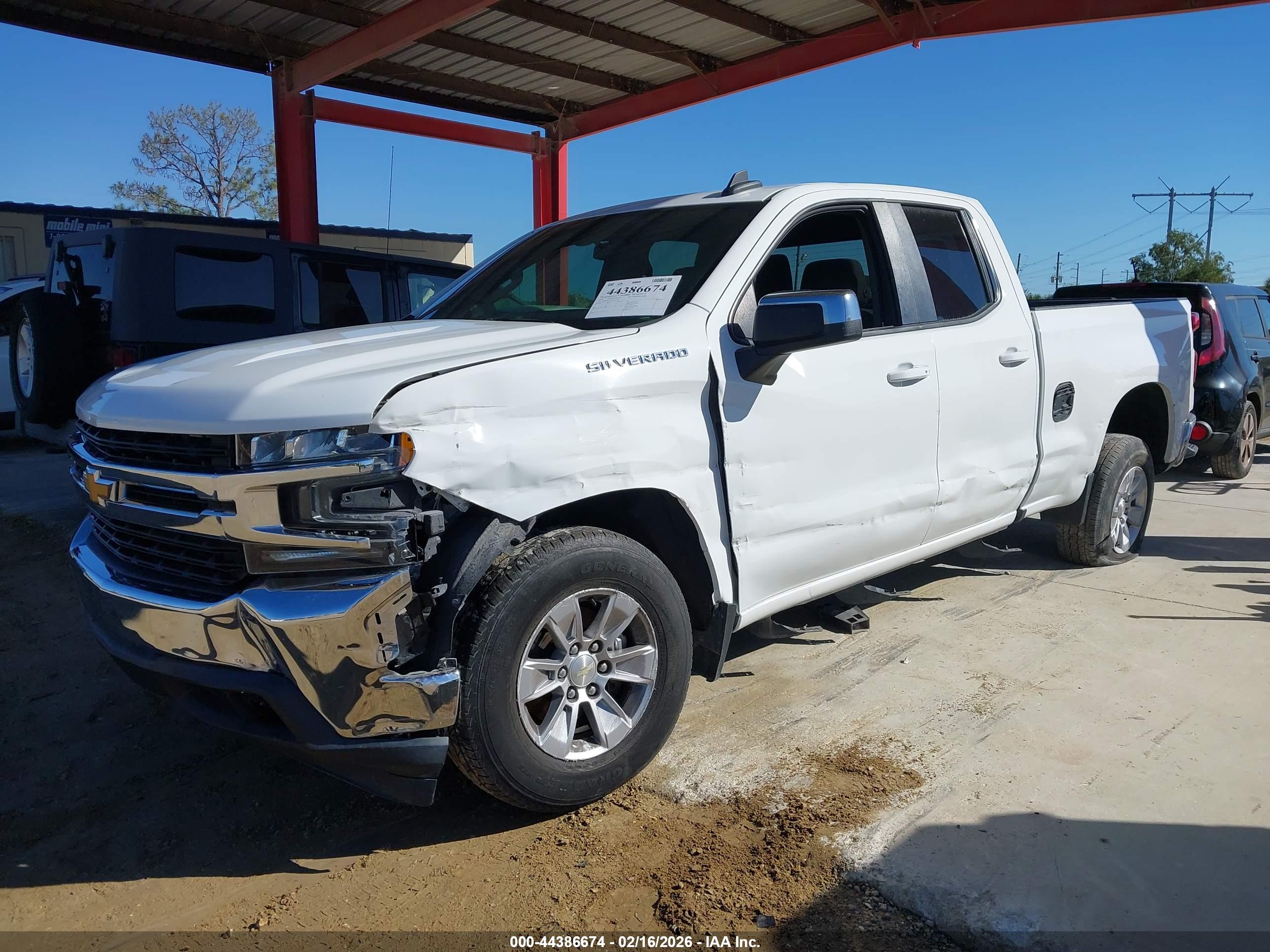 CHEVROLET SILVERADO image 2
