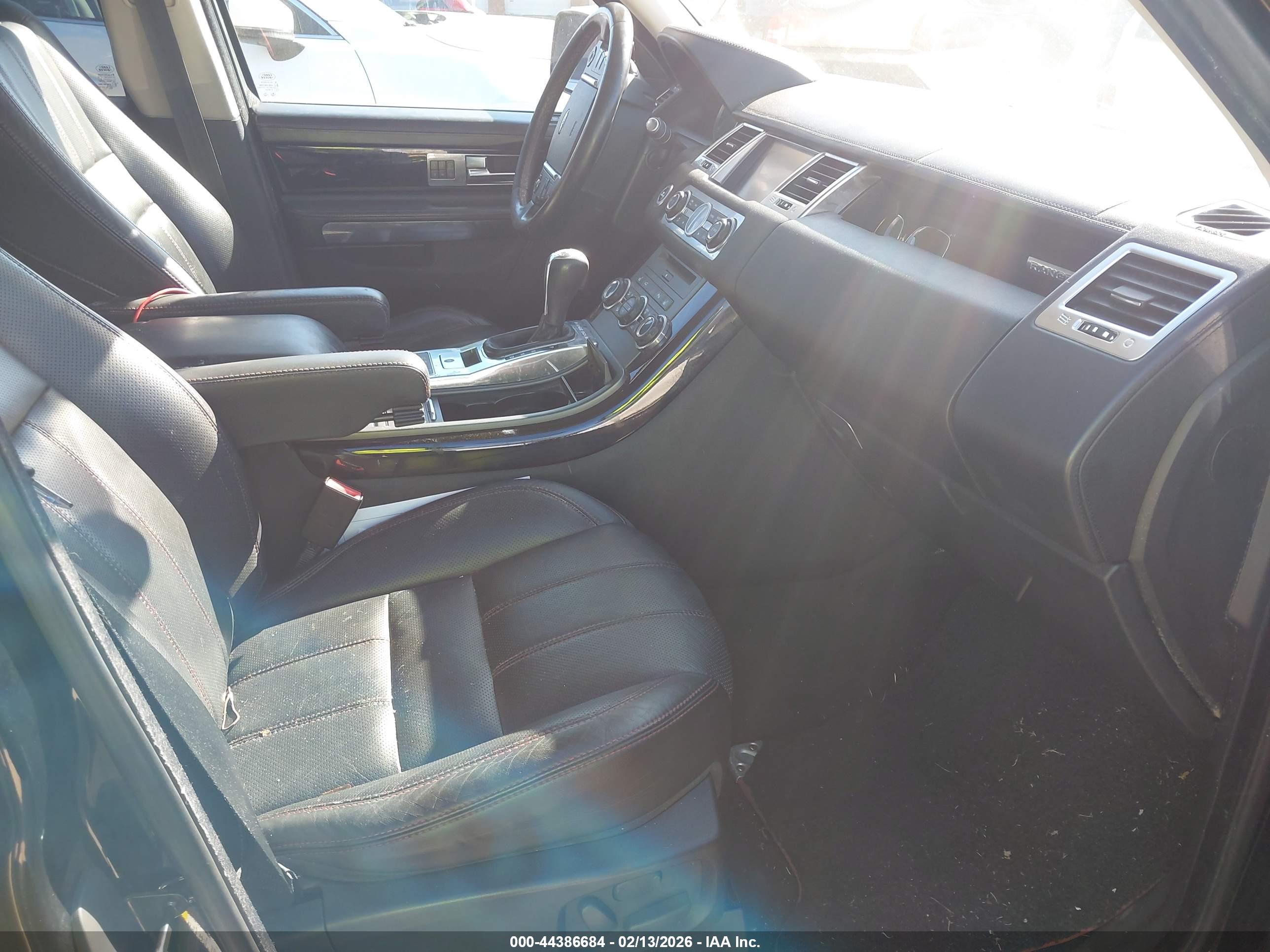 LAND ROVER image 5