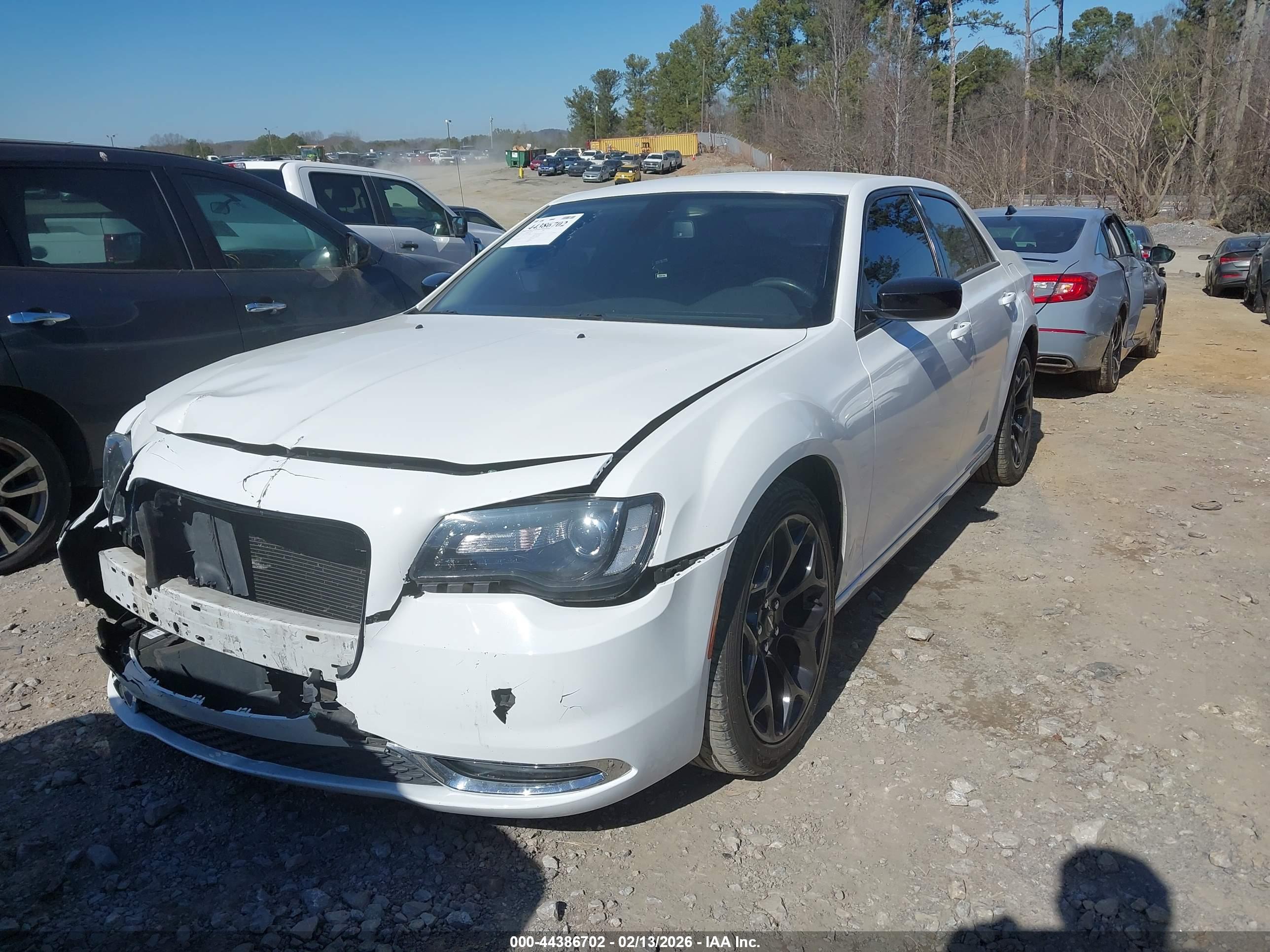 CHRYSLER 300 image 2