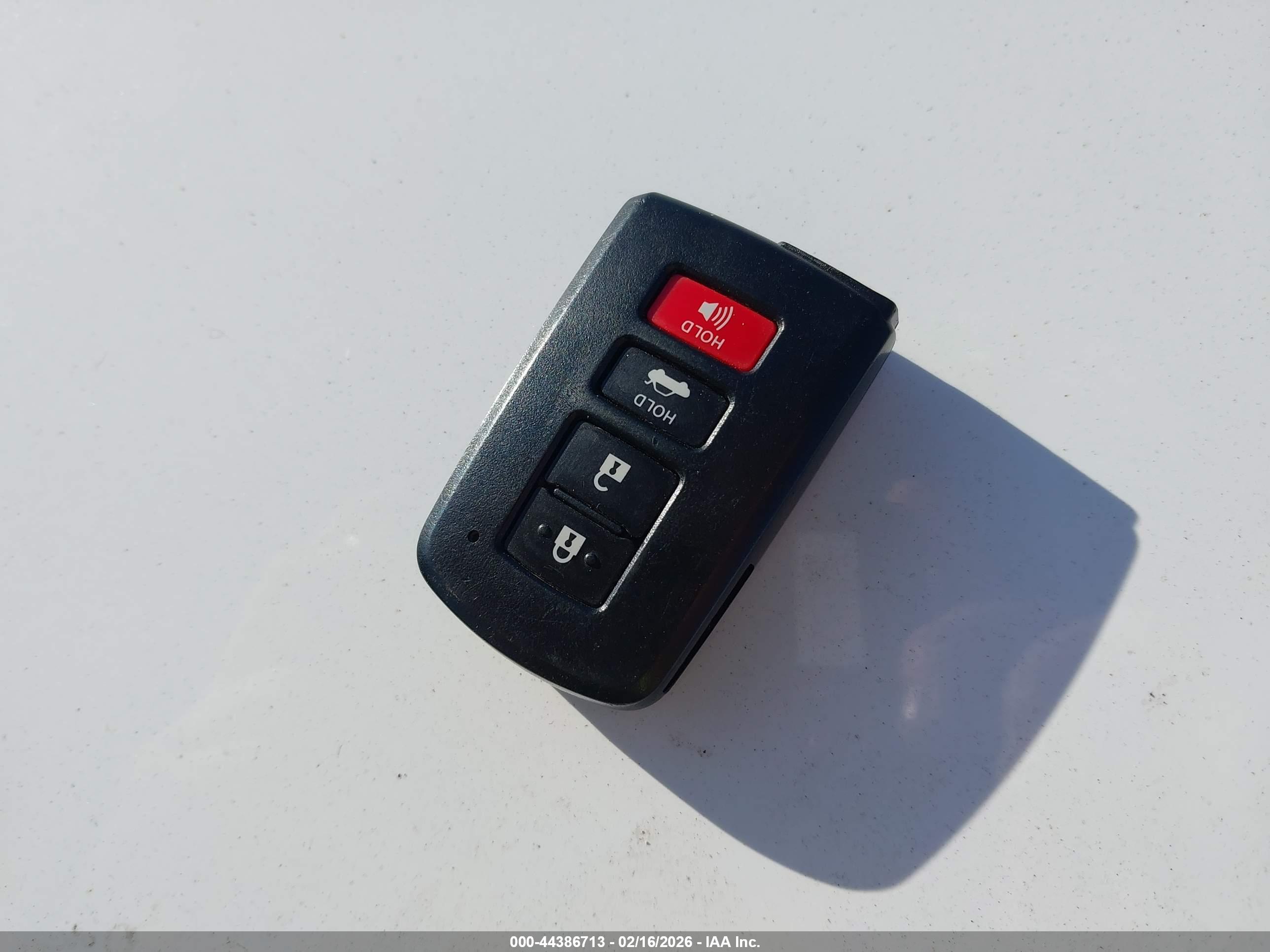 TOYOTA CAMRY image 11