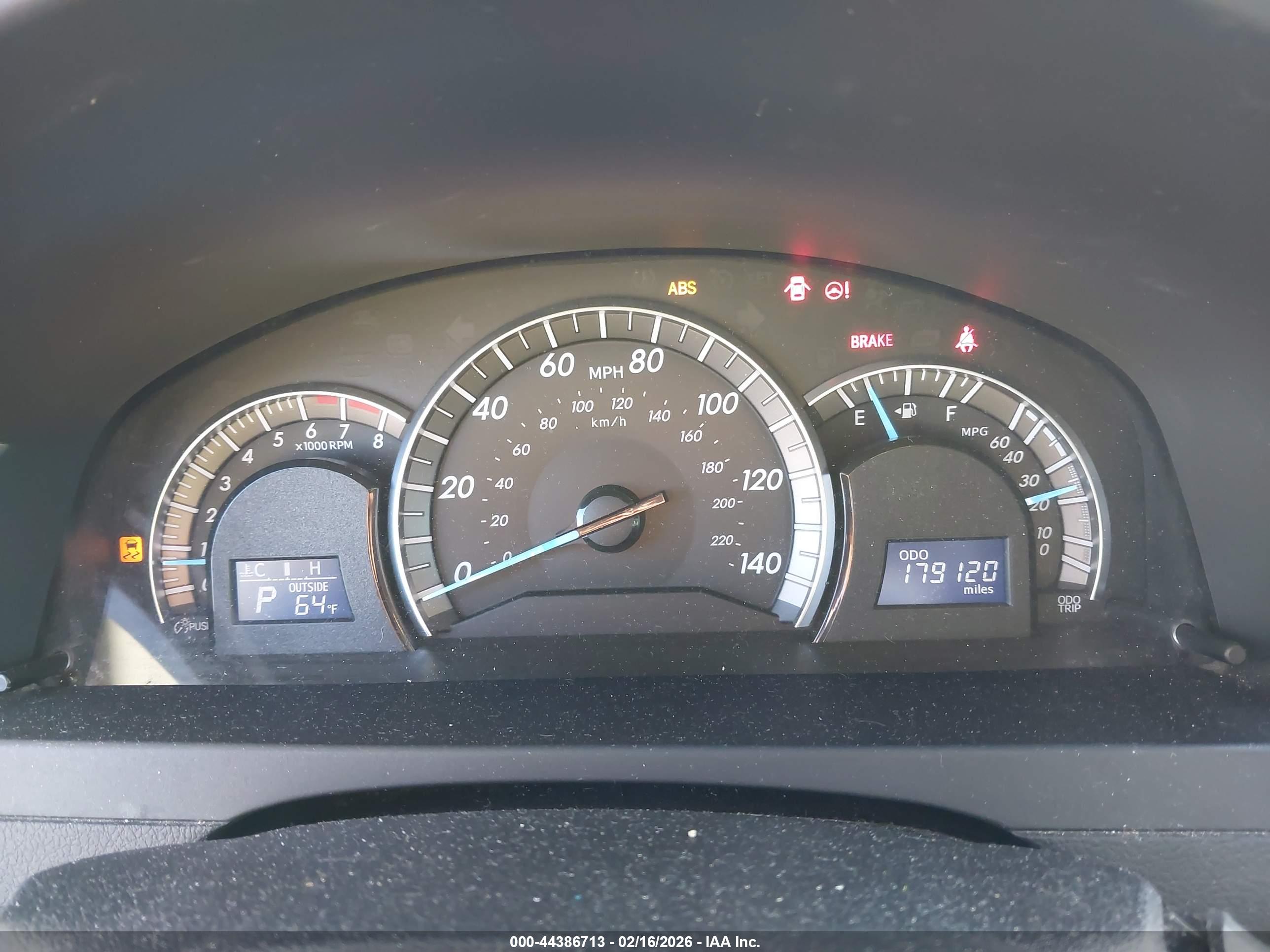 TOYOTA CAMRY image 7