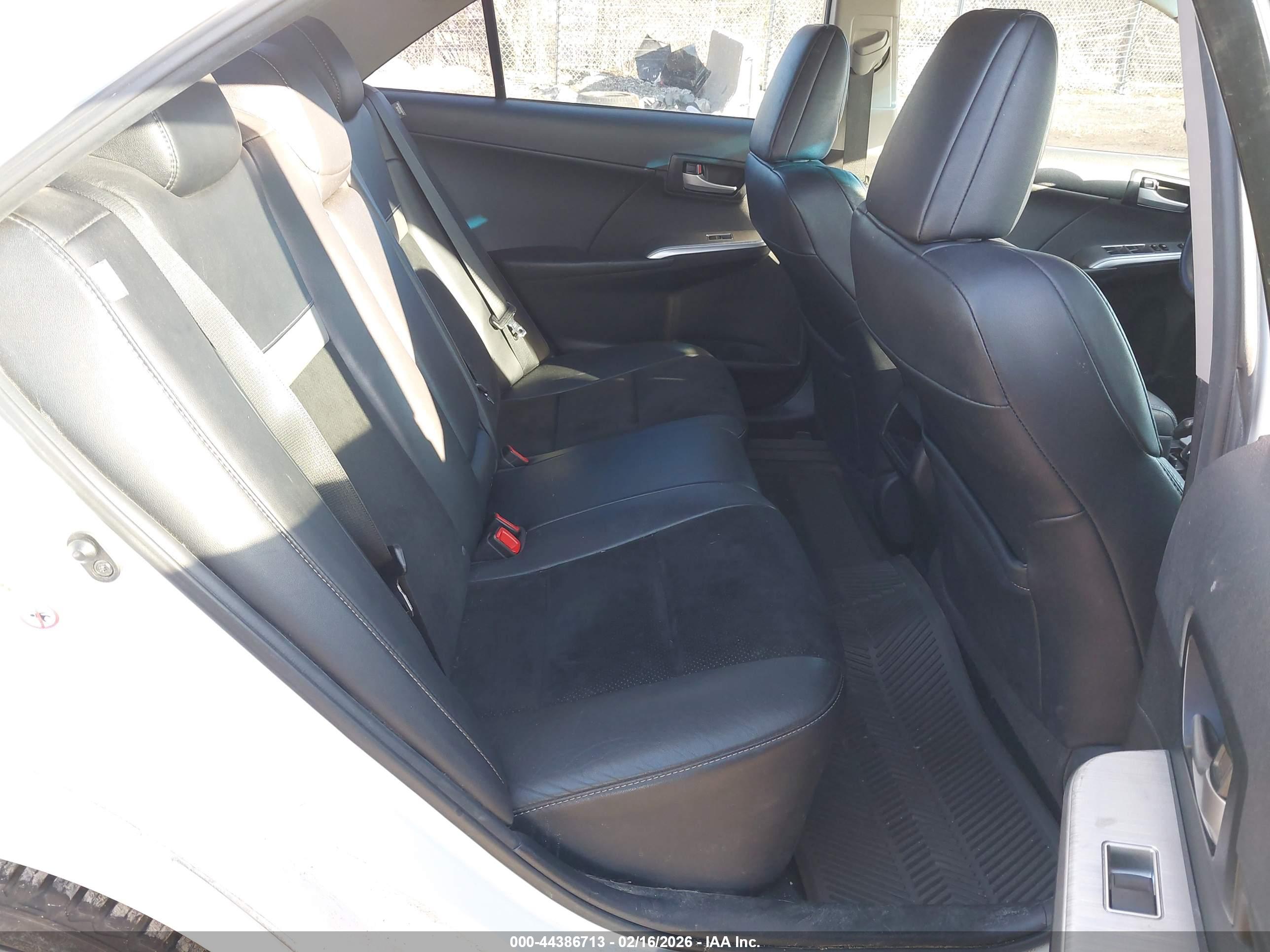 TOYOTA CAMRY image 8