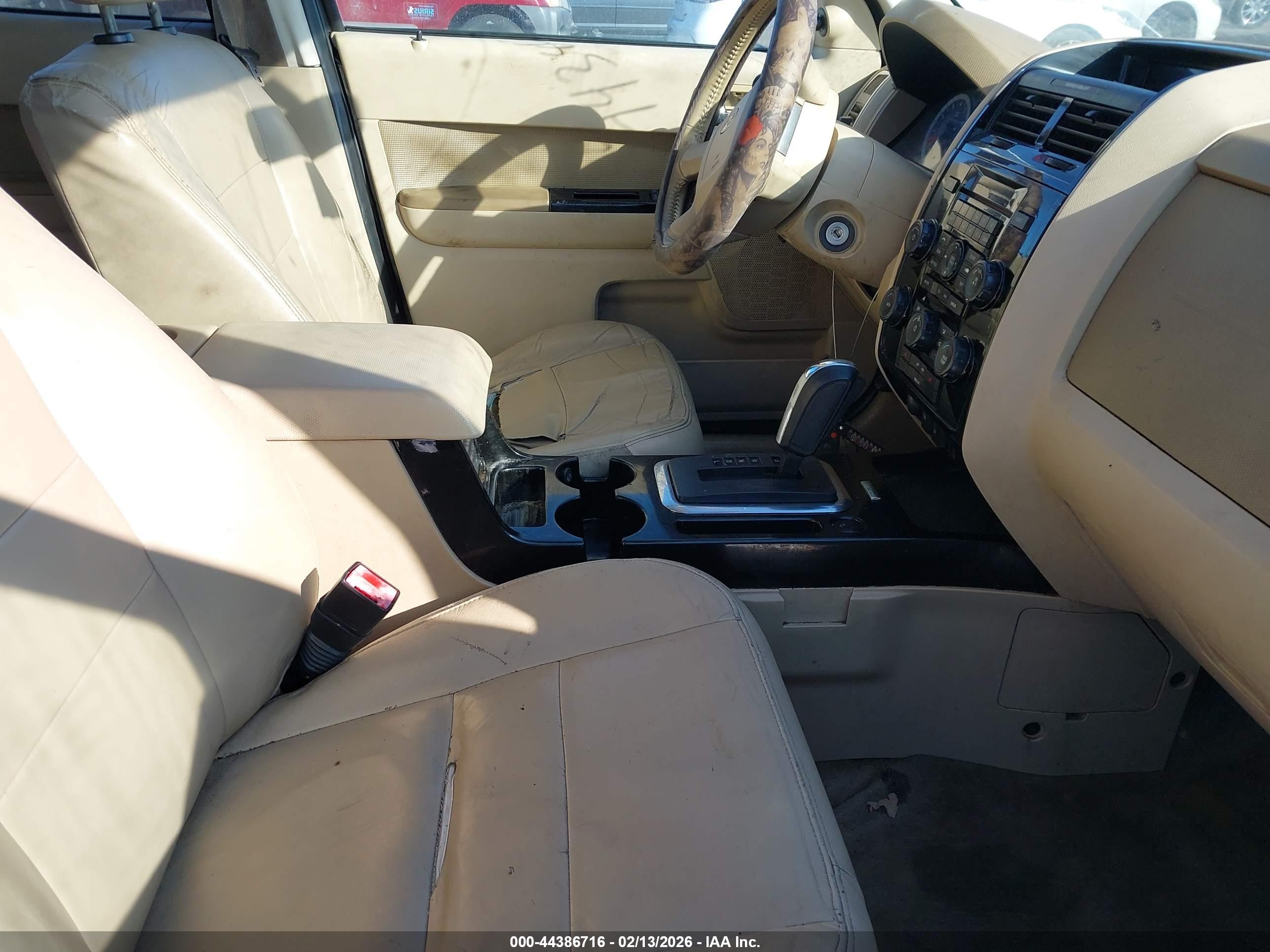 FORD ESCAPE image 5