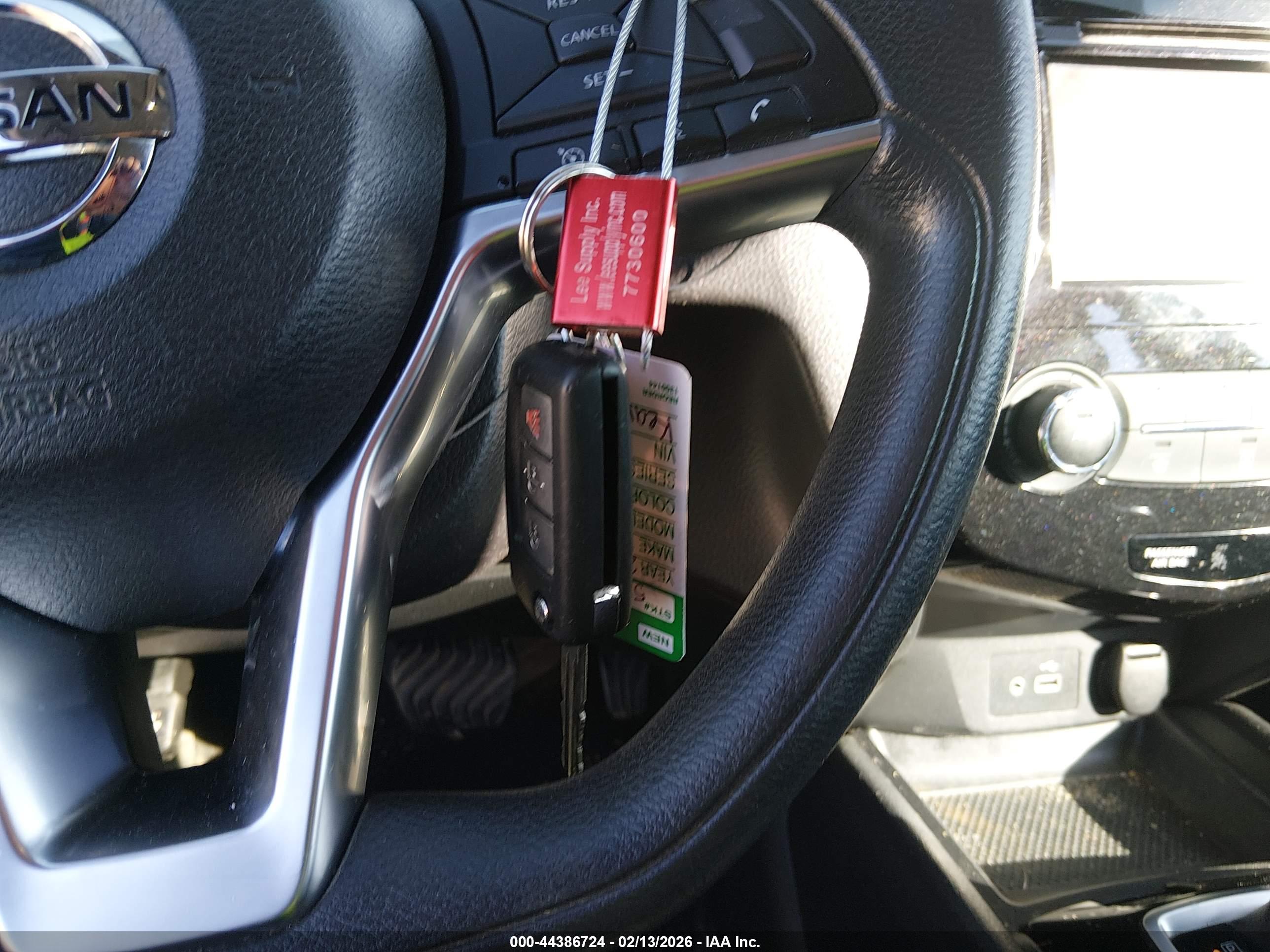 NISSAN ROGUE image 11