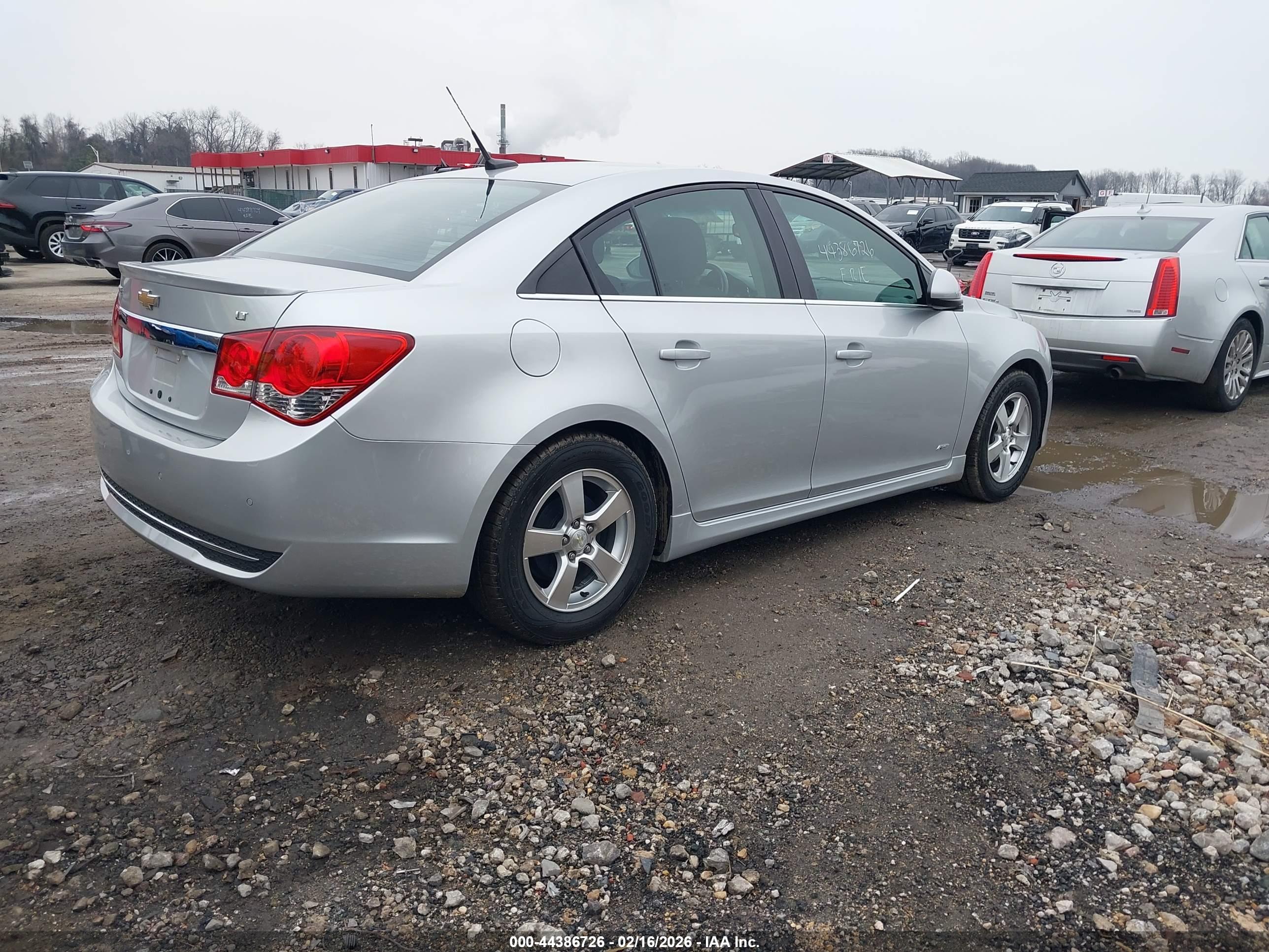 CHEVROLET CRUZE image 4