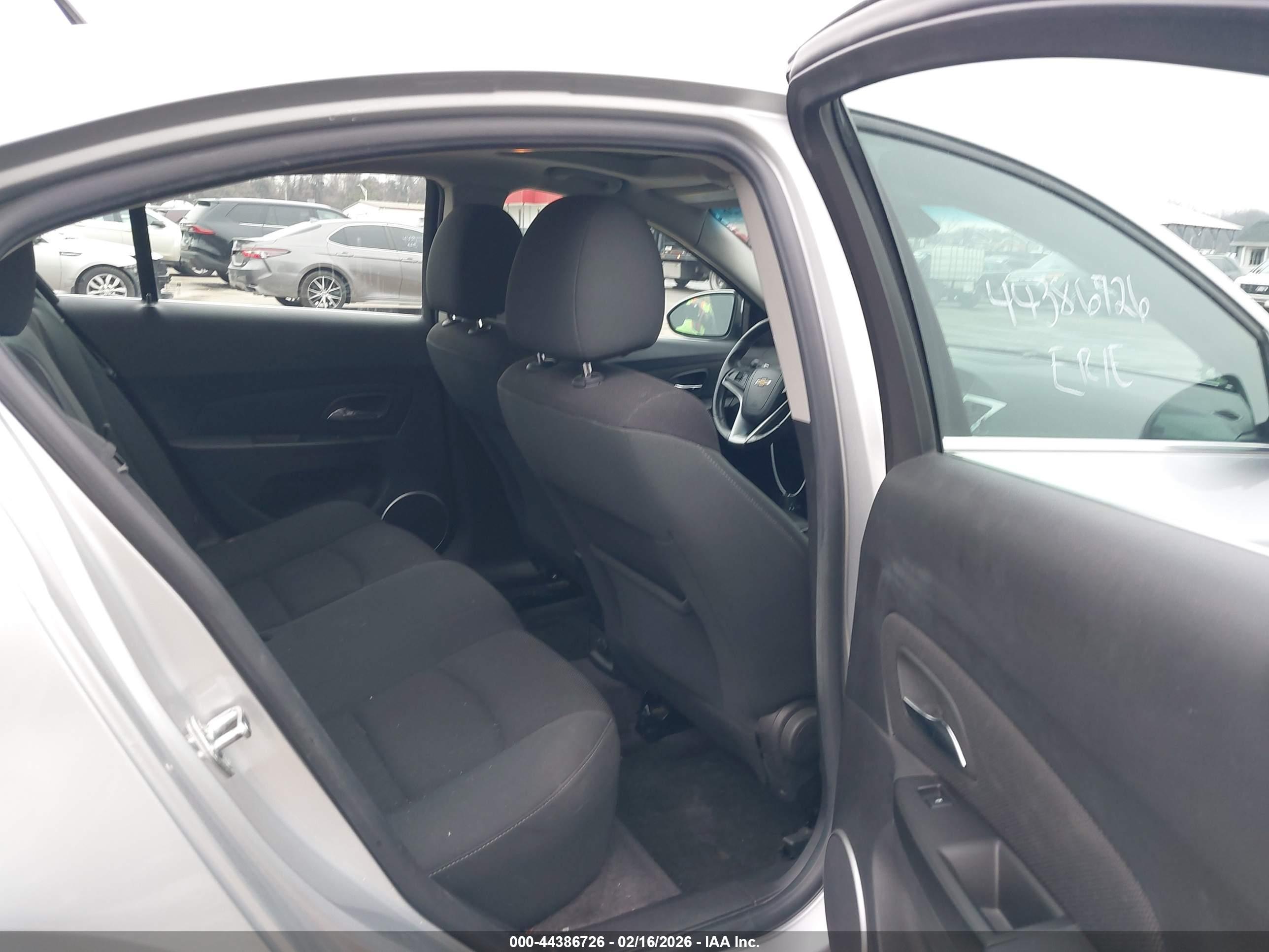 CHEVROLET CRUZE image 8