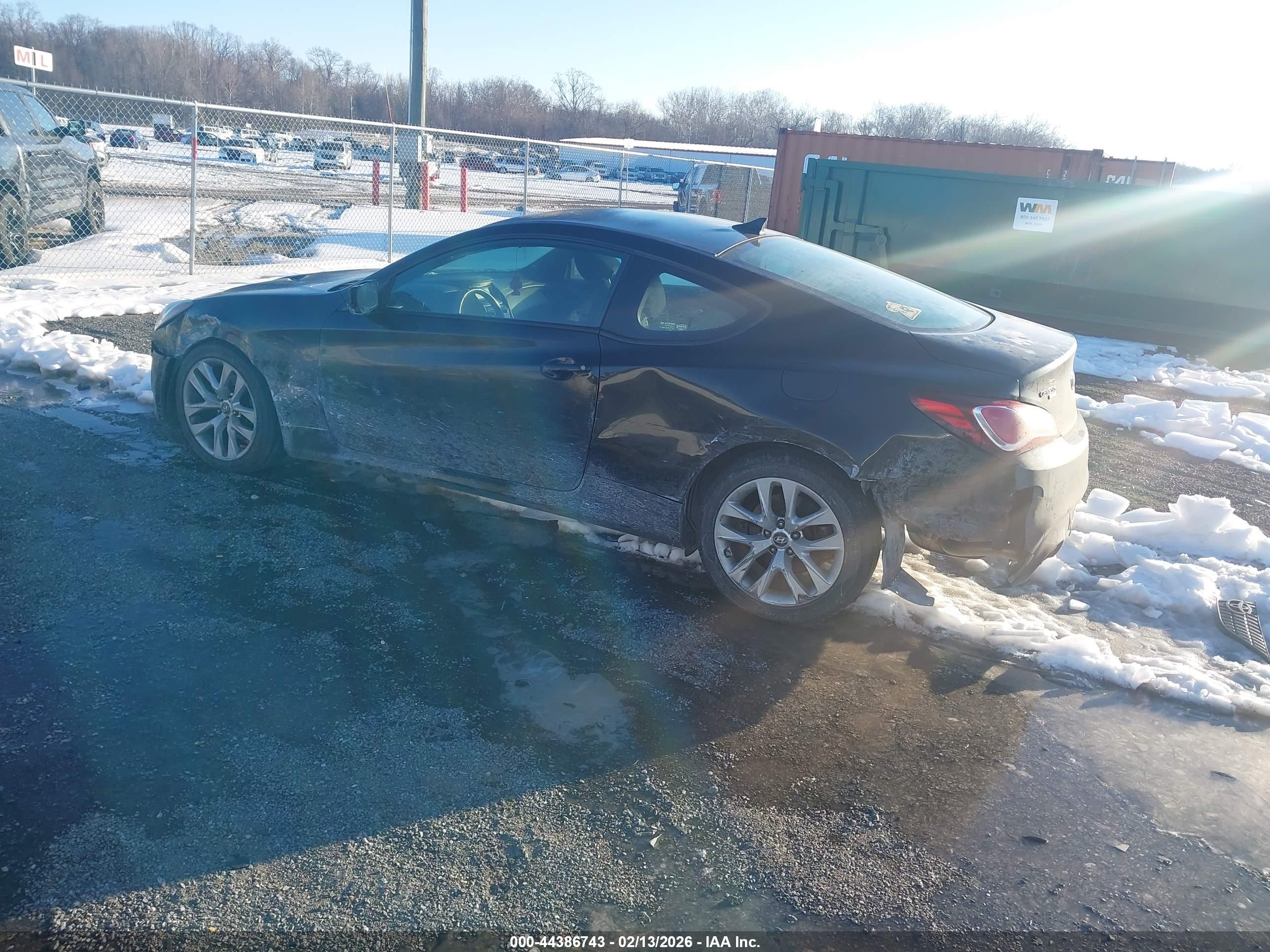 HYUNDAI GENESIS image 3
