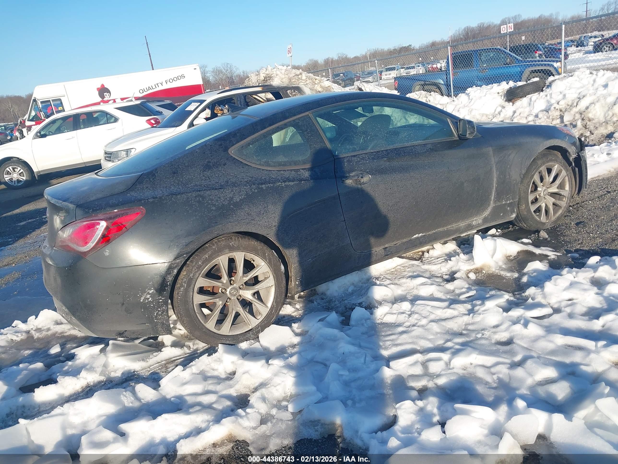 HYUNDAI GENESIS image 4