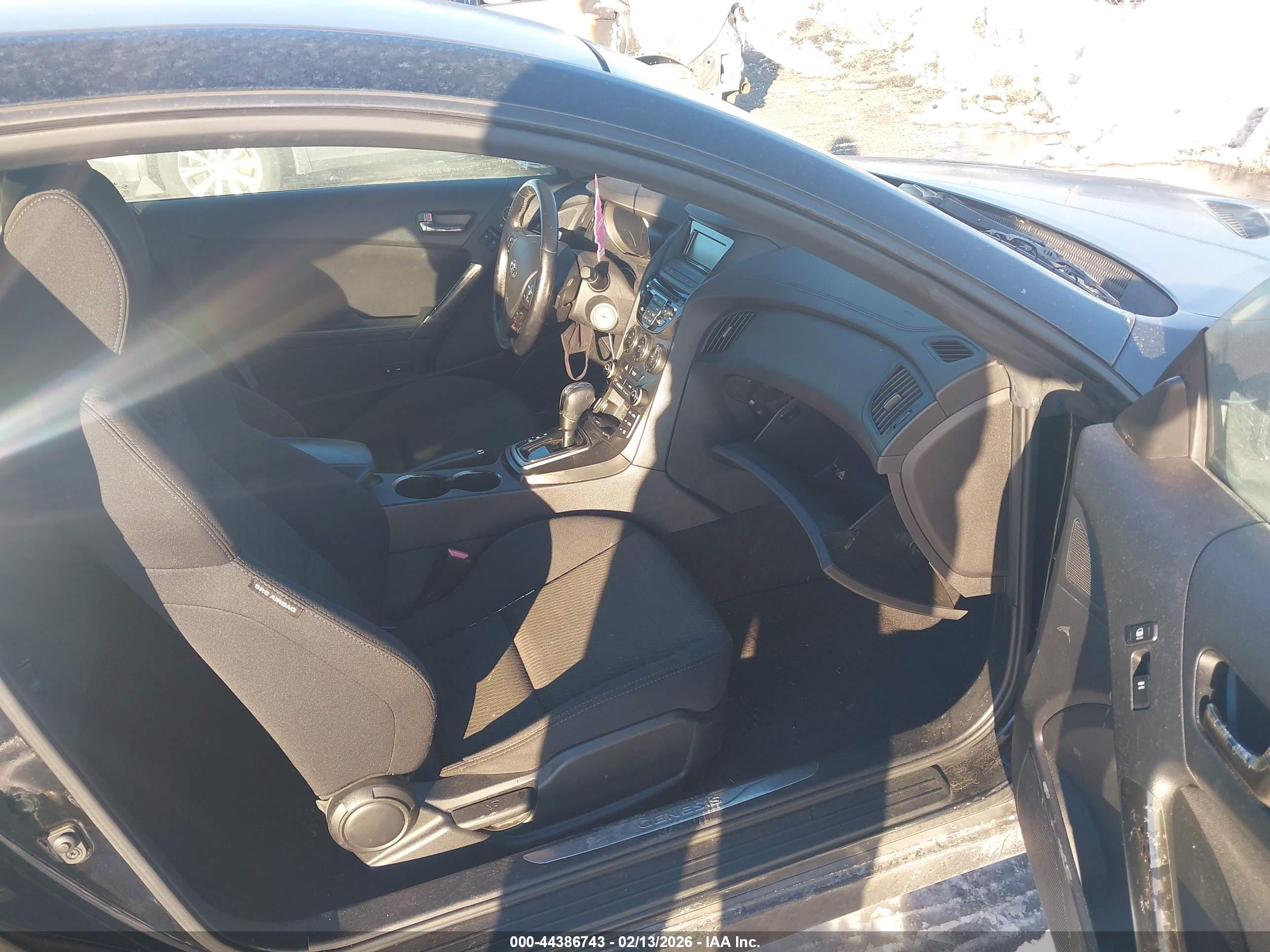 HYUNDAI GENESIS image 5