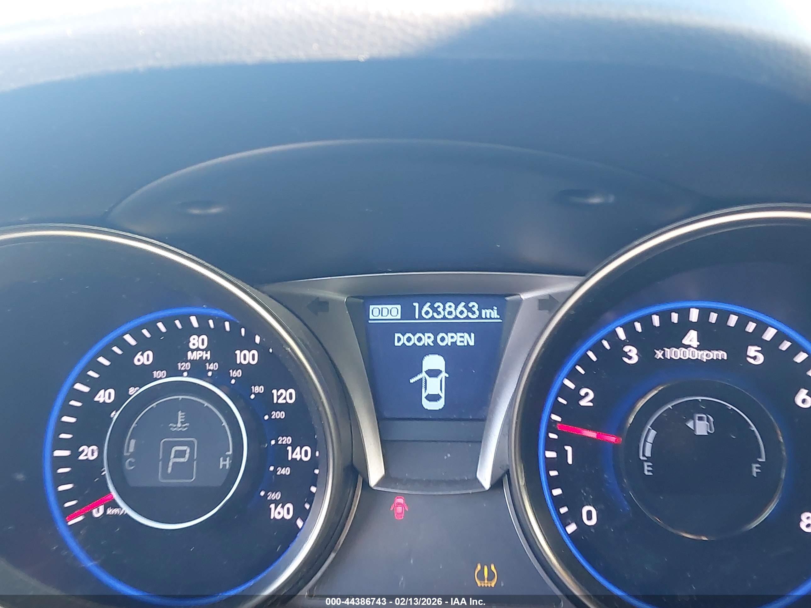 HYUNDAI GENESIS image 7