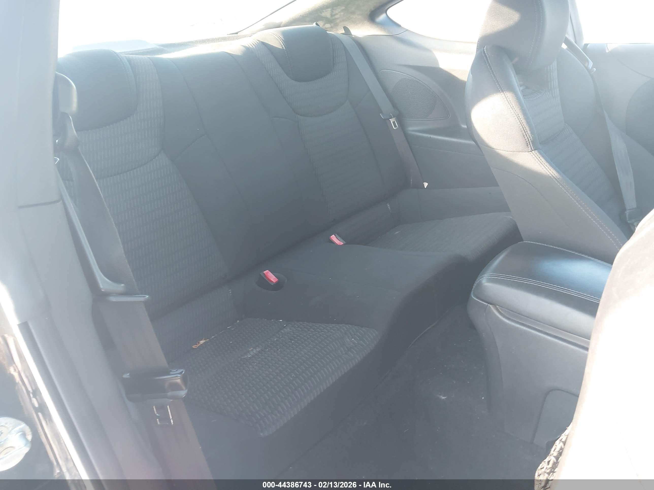 HYUNDAI GENESIS image 8