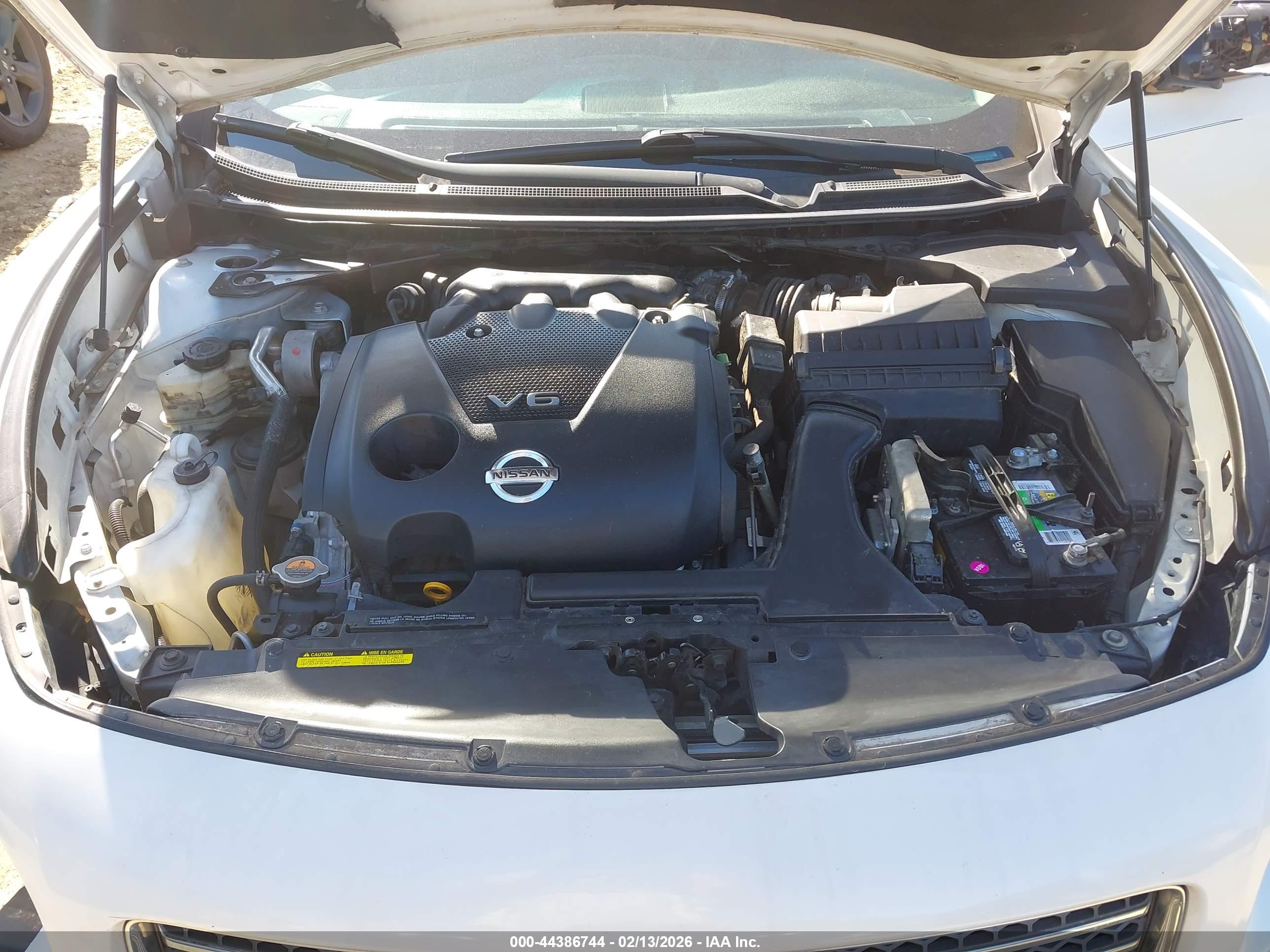 NISSAN MAXIMA image 10
