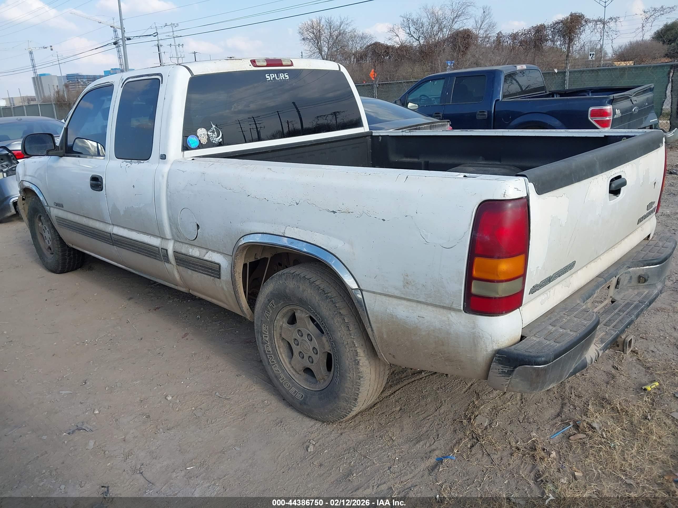 CHEVROLET SILVERADO image 3
