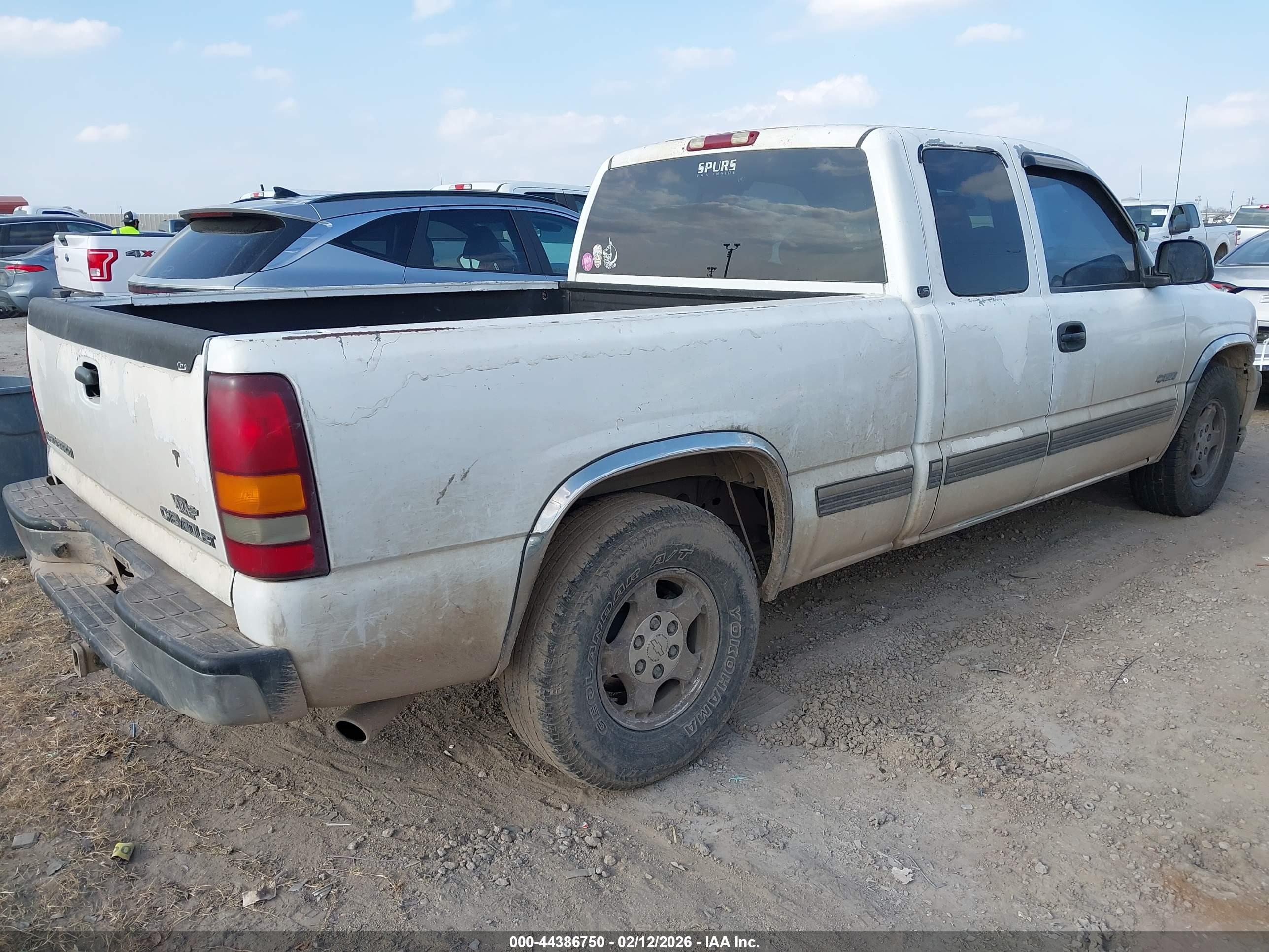 CHEVROLET SILVERADO image 4