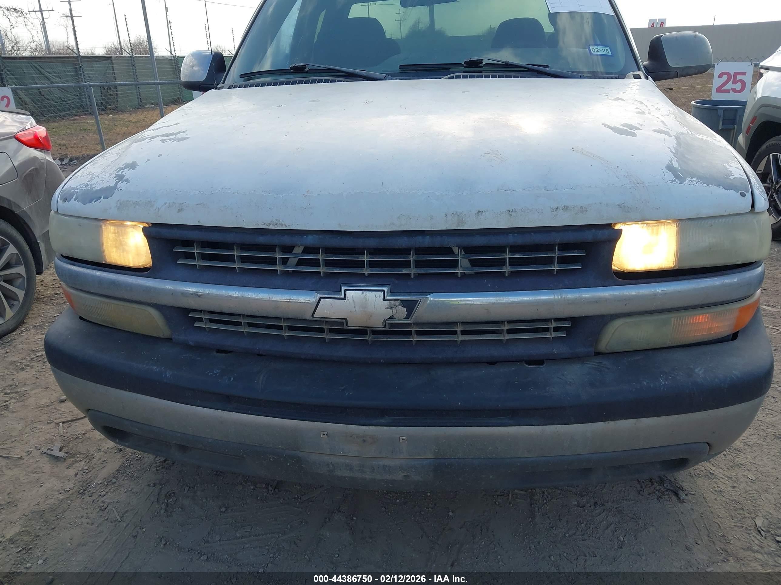 CHEVROLET SILVERADO image 6