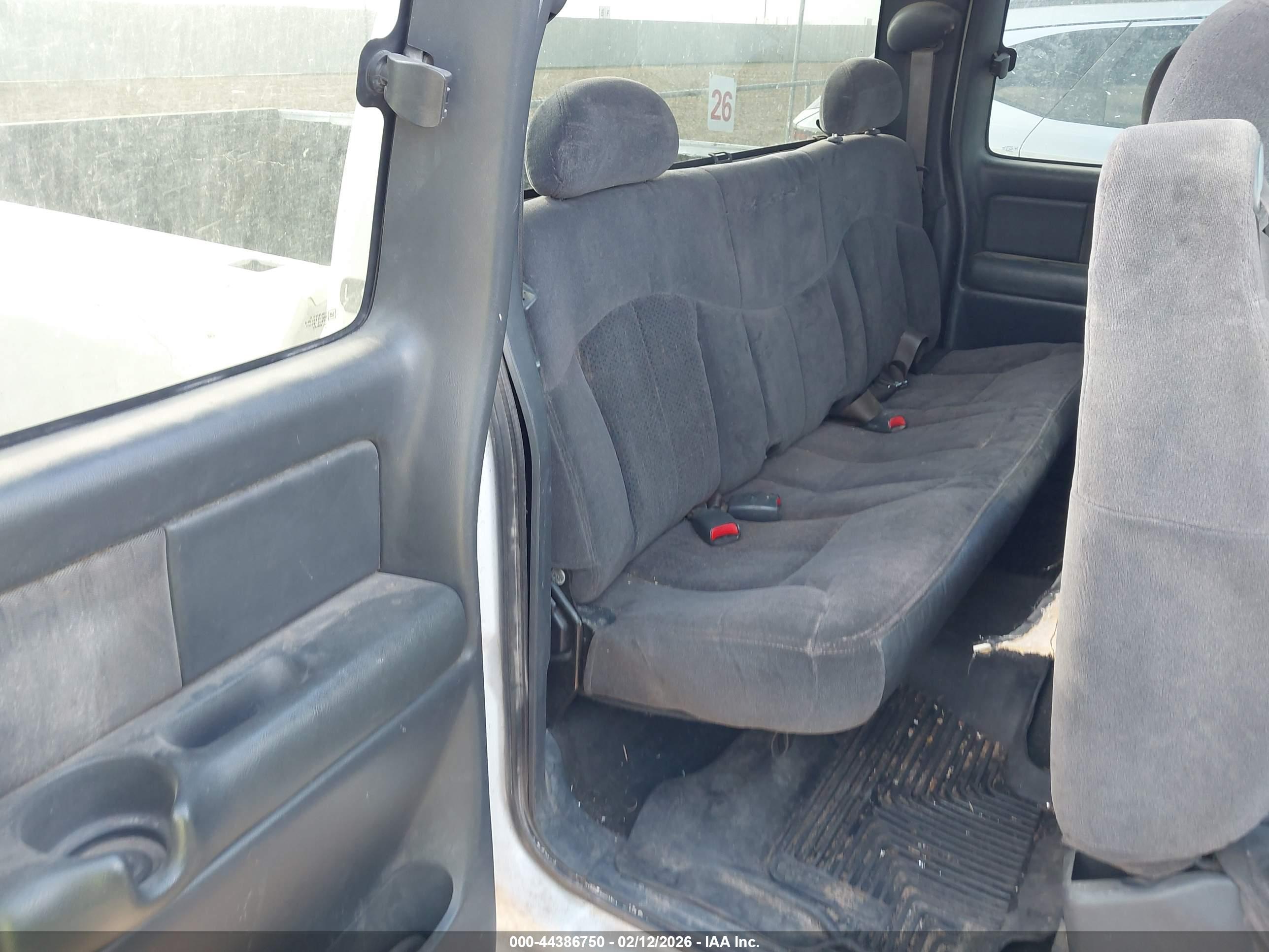 CHEVROLET SILVERADO image 8