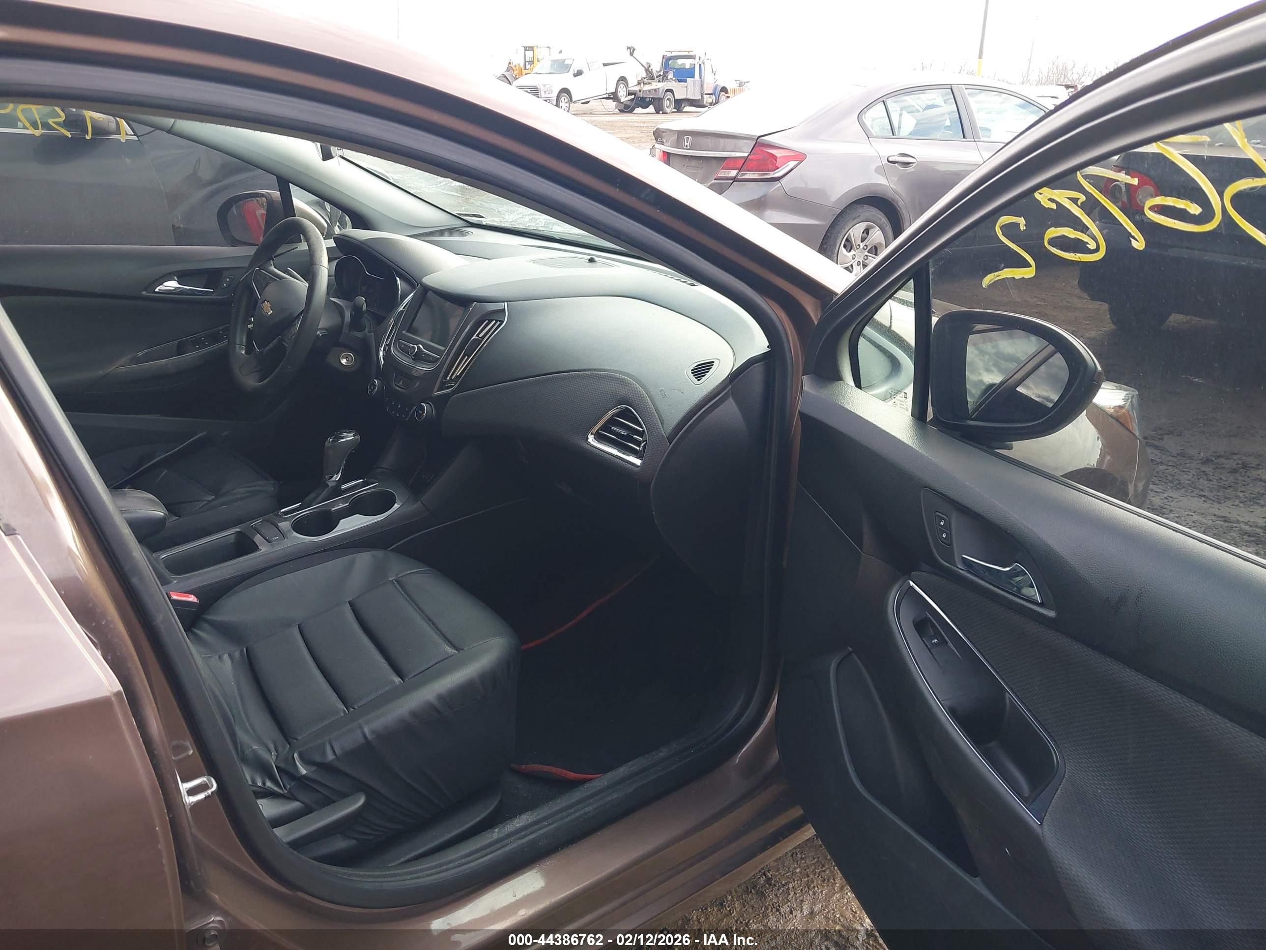 CHEVROLET CRUZE image 5