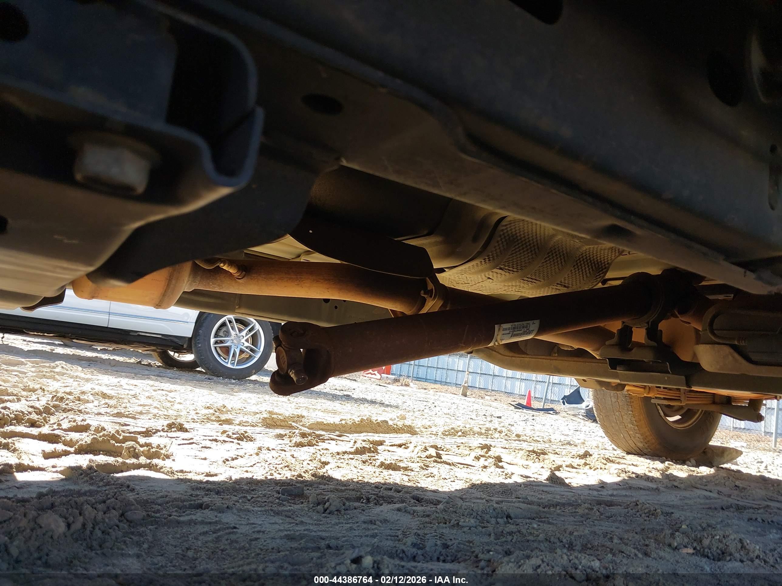 CHEVROLET COLORADO image 6