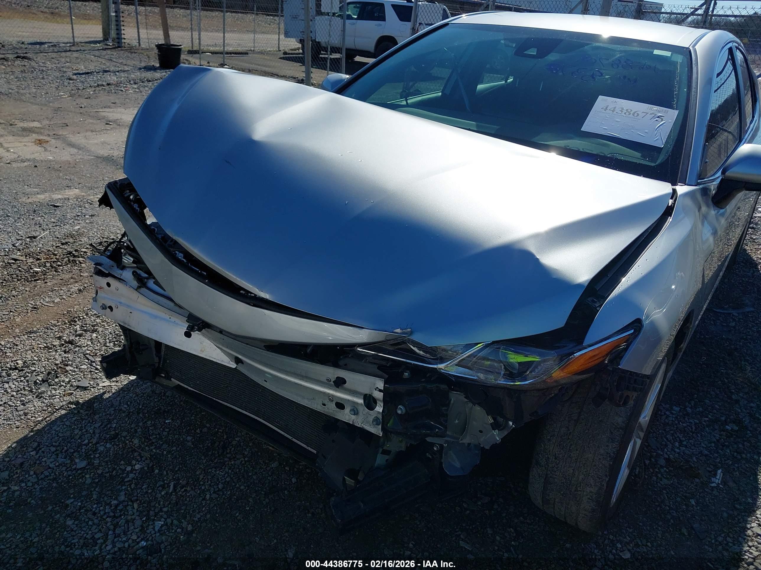 TOYOTA CAMRY image 6