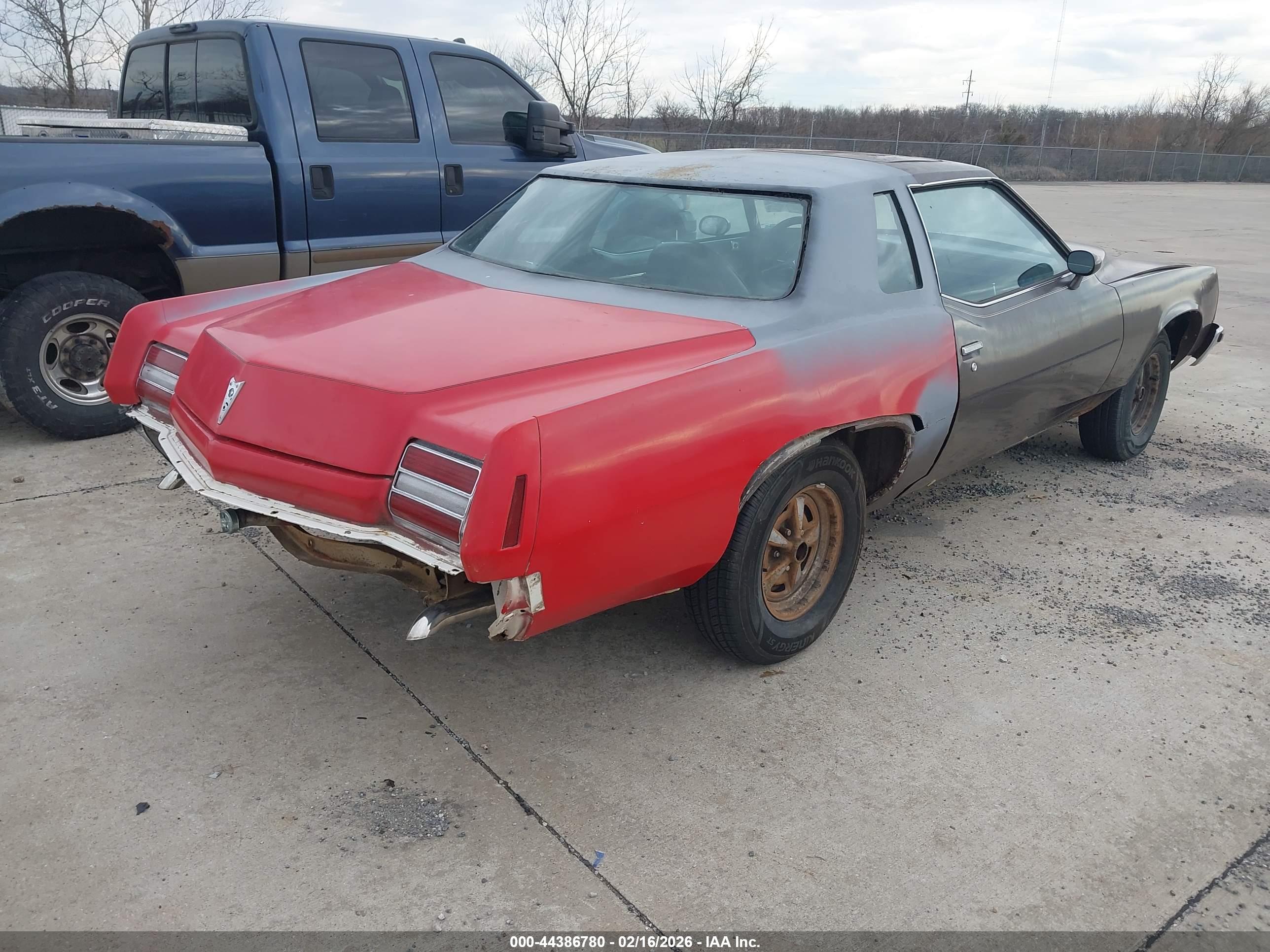 PONTIAC GRAND image 4