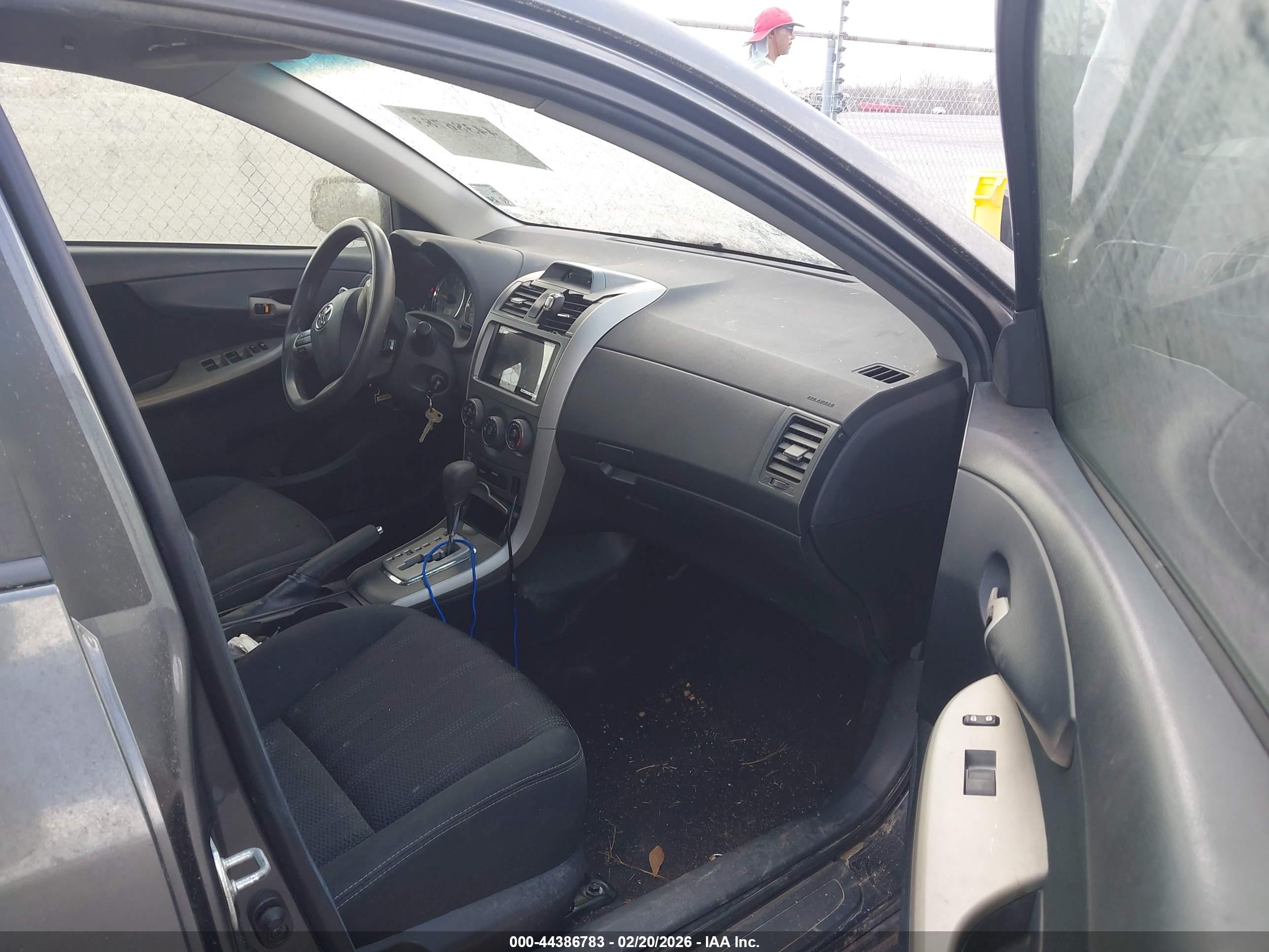 TOYOTA COROLLA image 5