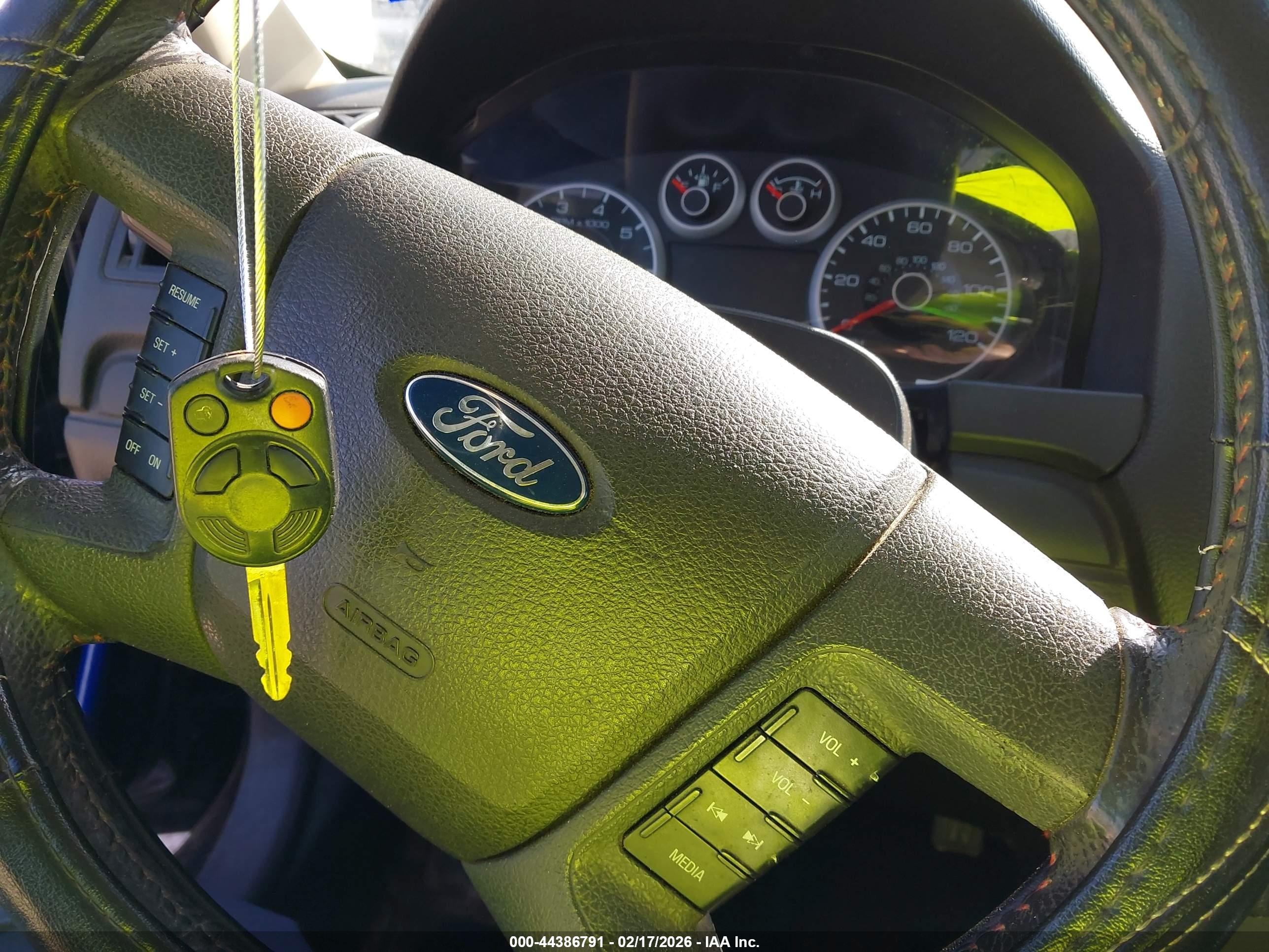 FORD FUSION image 11