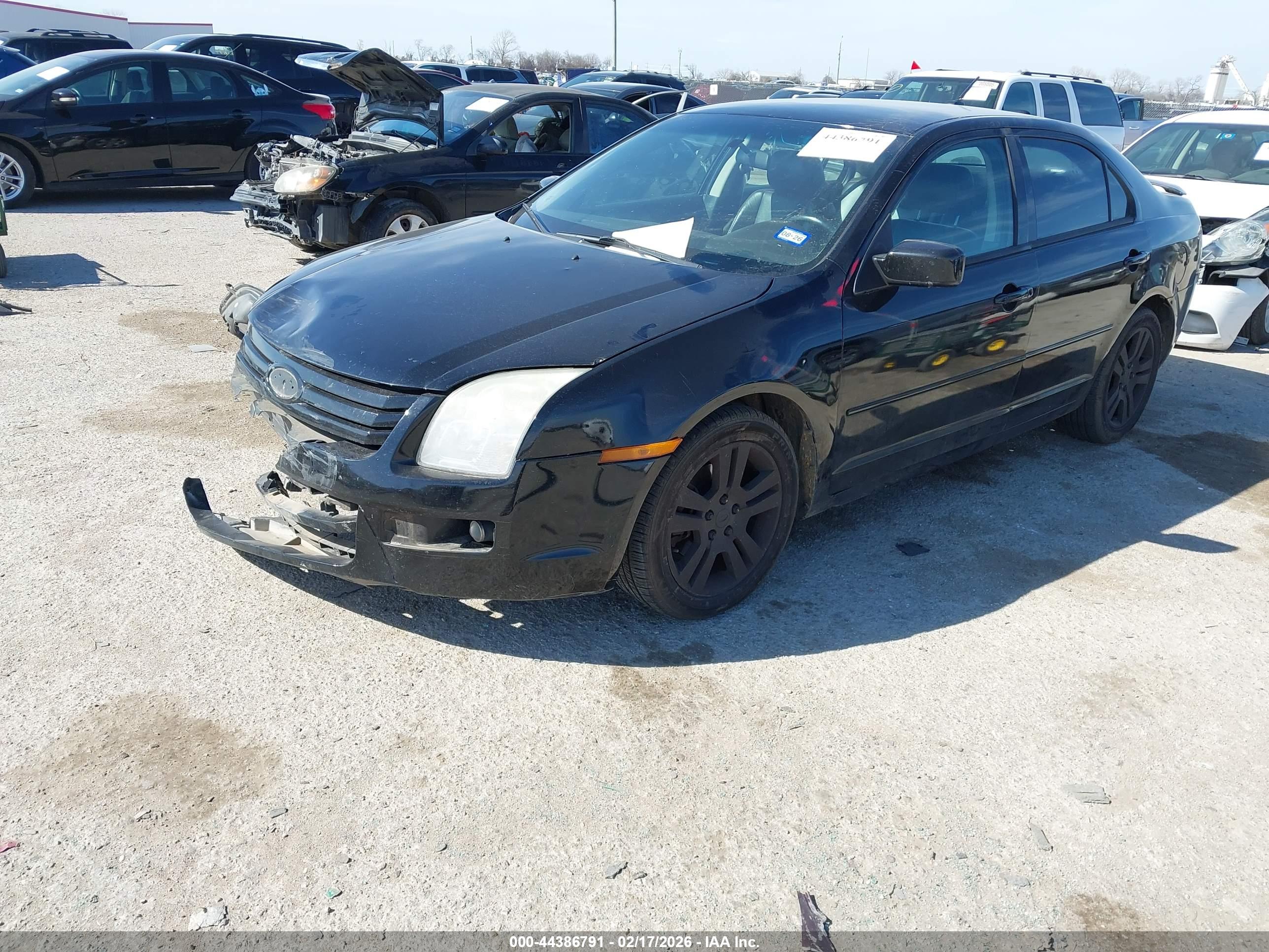 FORD FUSION image 2