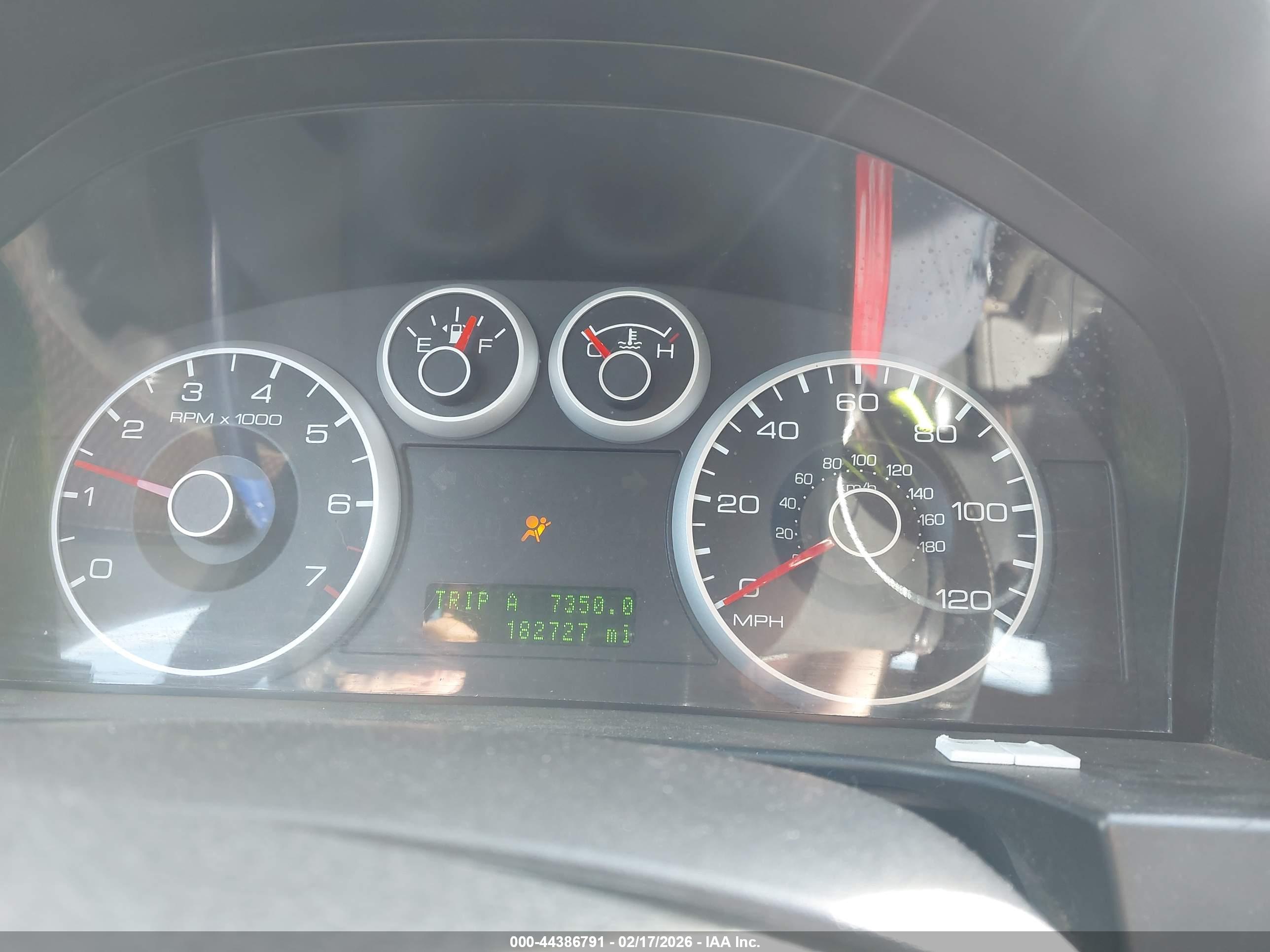 FORD FUSION image 7