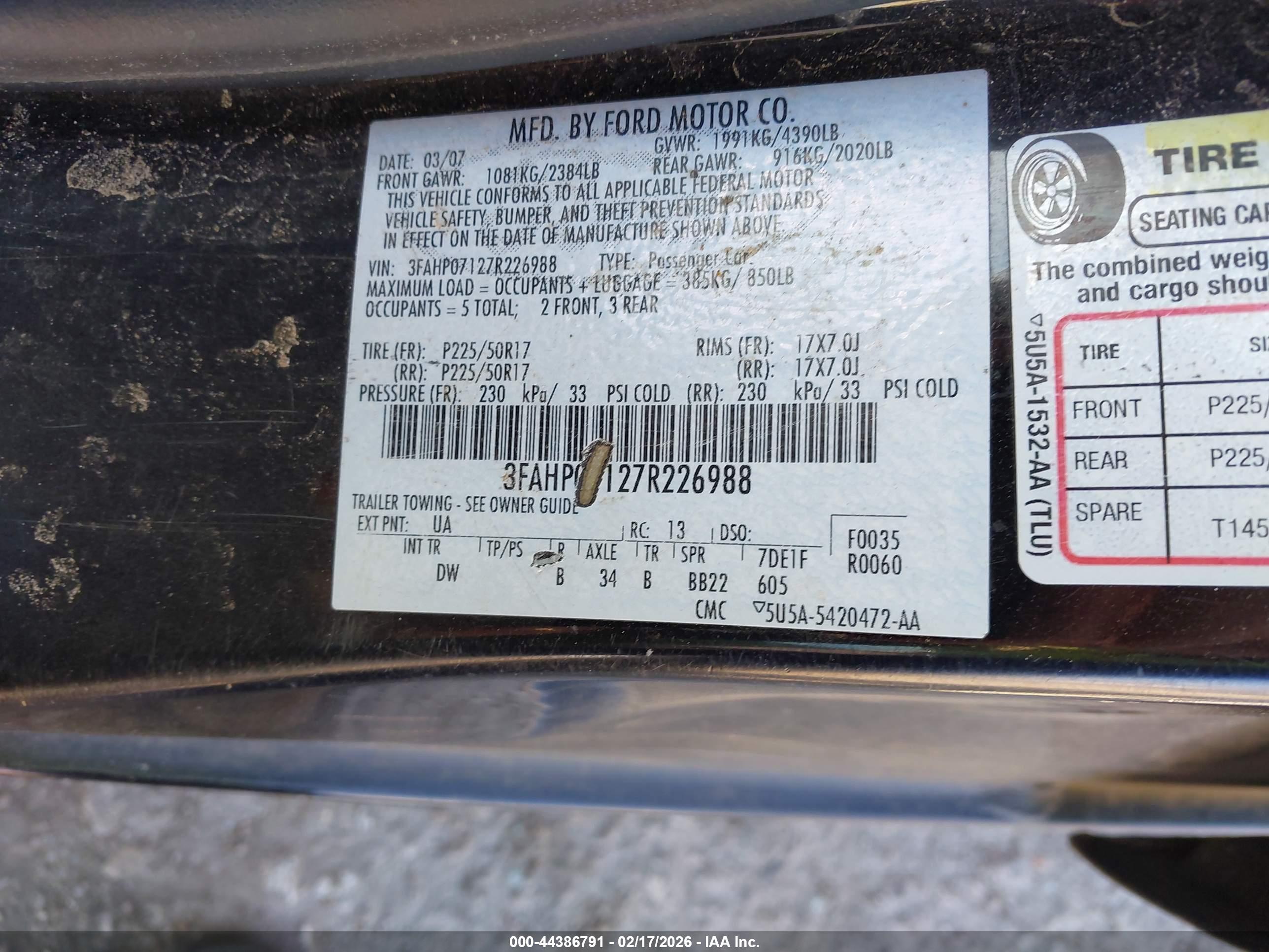 FORD FUSION image 9