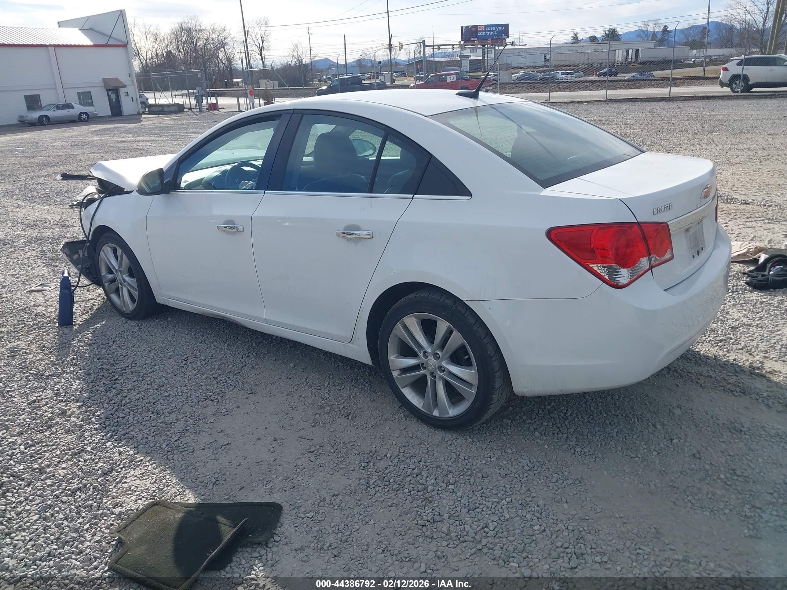 CHEVROLET CRUZE image 3