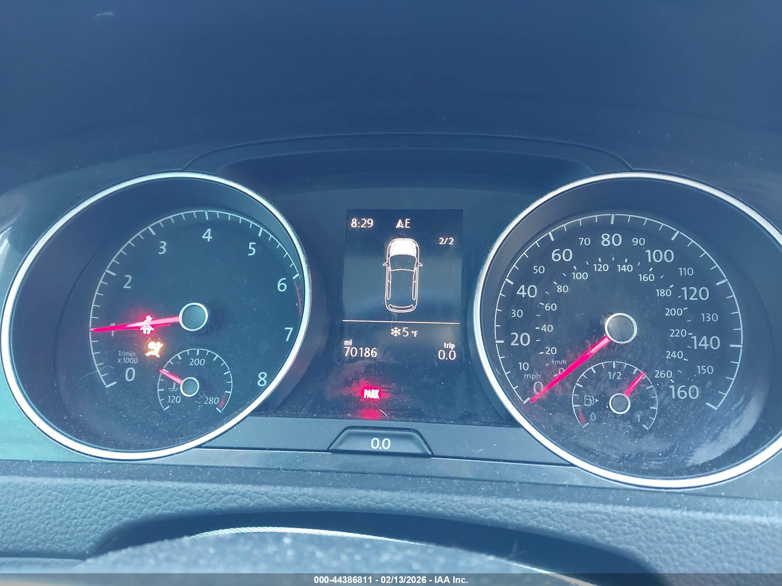 VOLKSWAGEN GOLF image 7