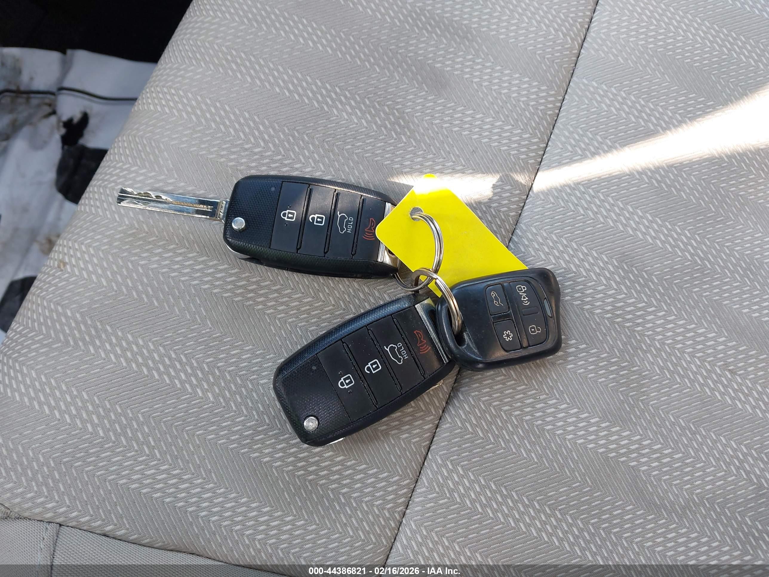 KIA SPORTAGE image 11