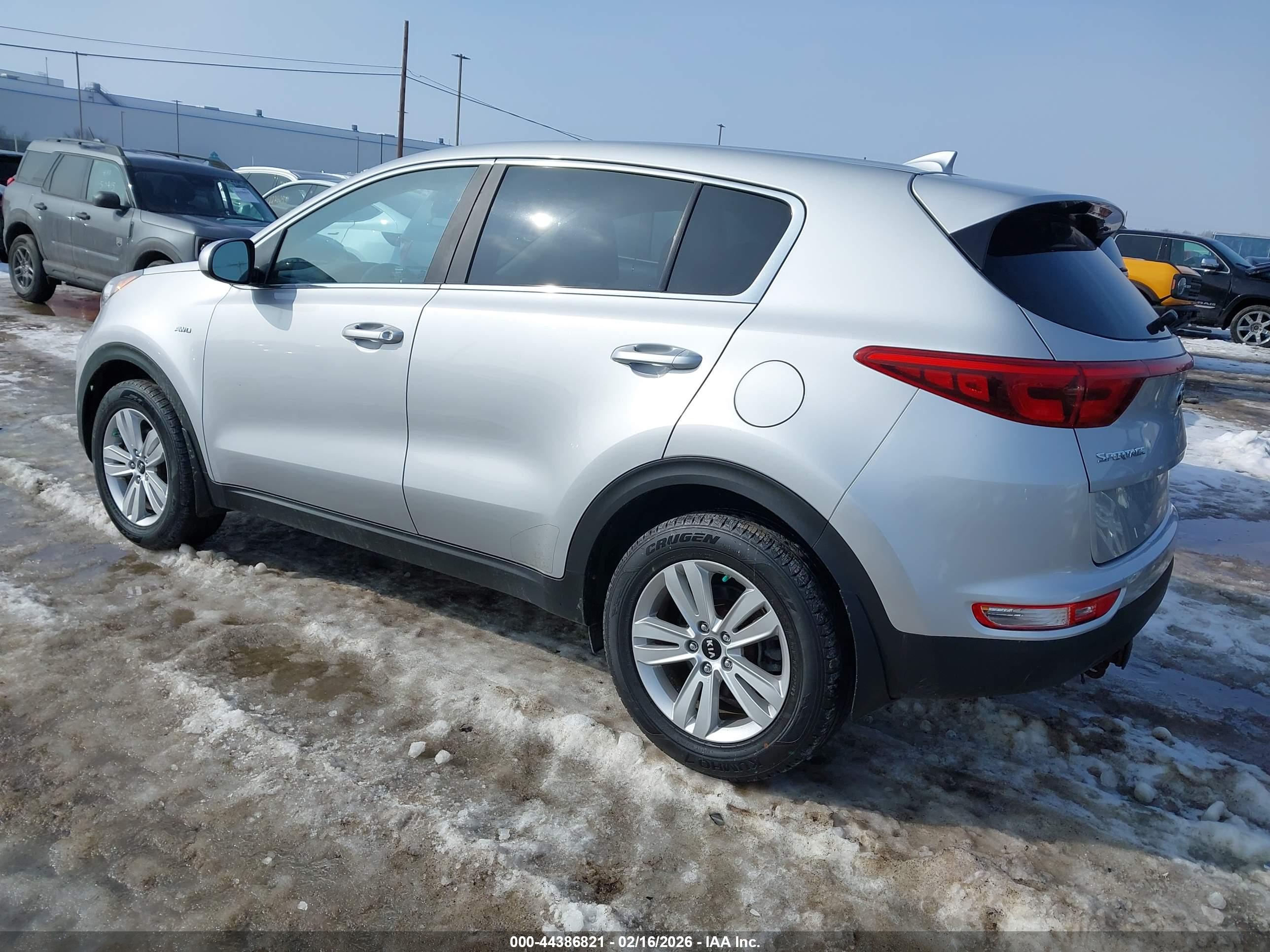 KIA SPORTAGE image 3