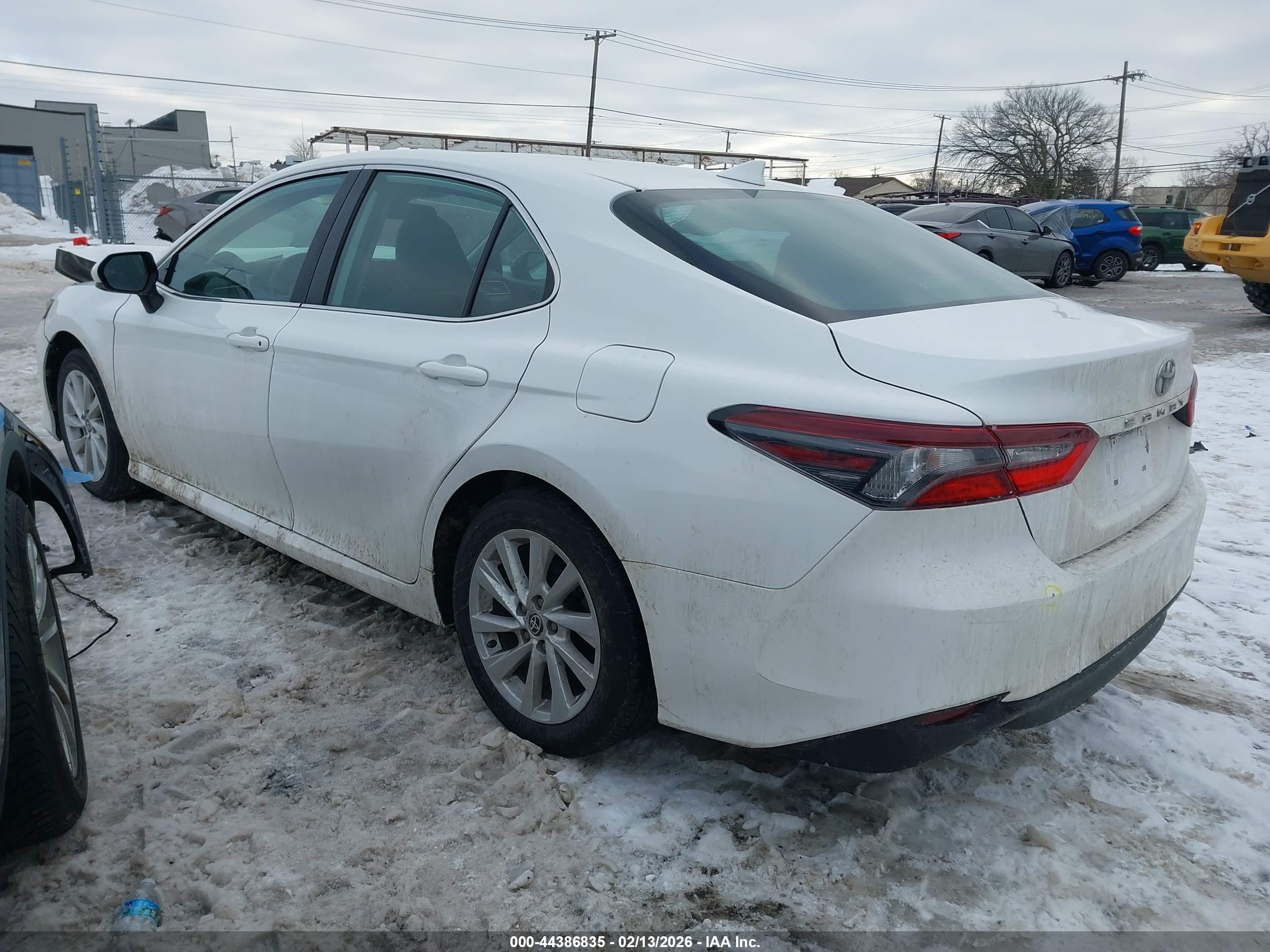 TOYOTA CAMRY image 3