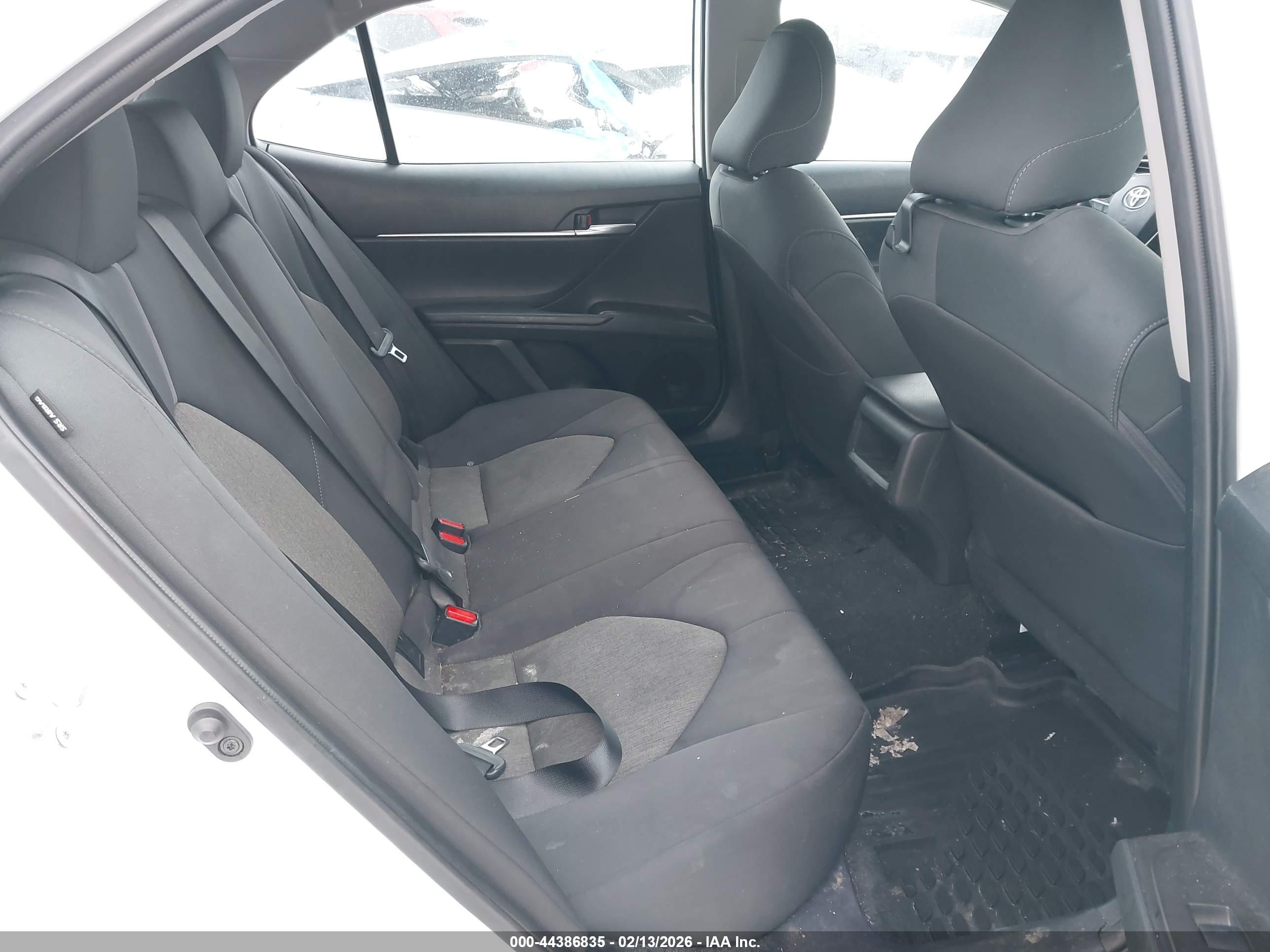 TOYOTA CAMRY image 8