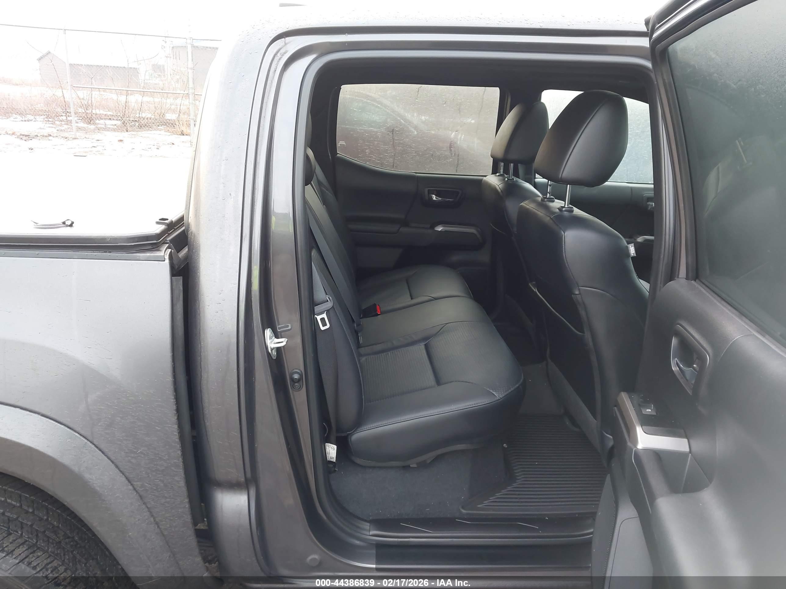 TOYOTA TACOMA image 8