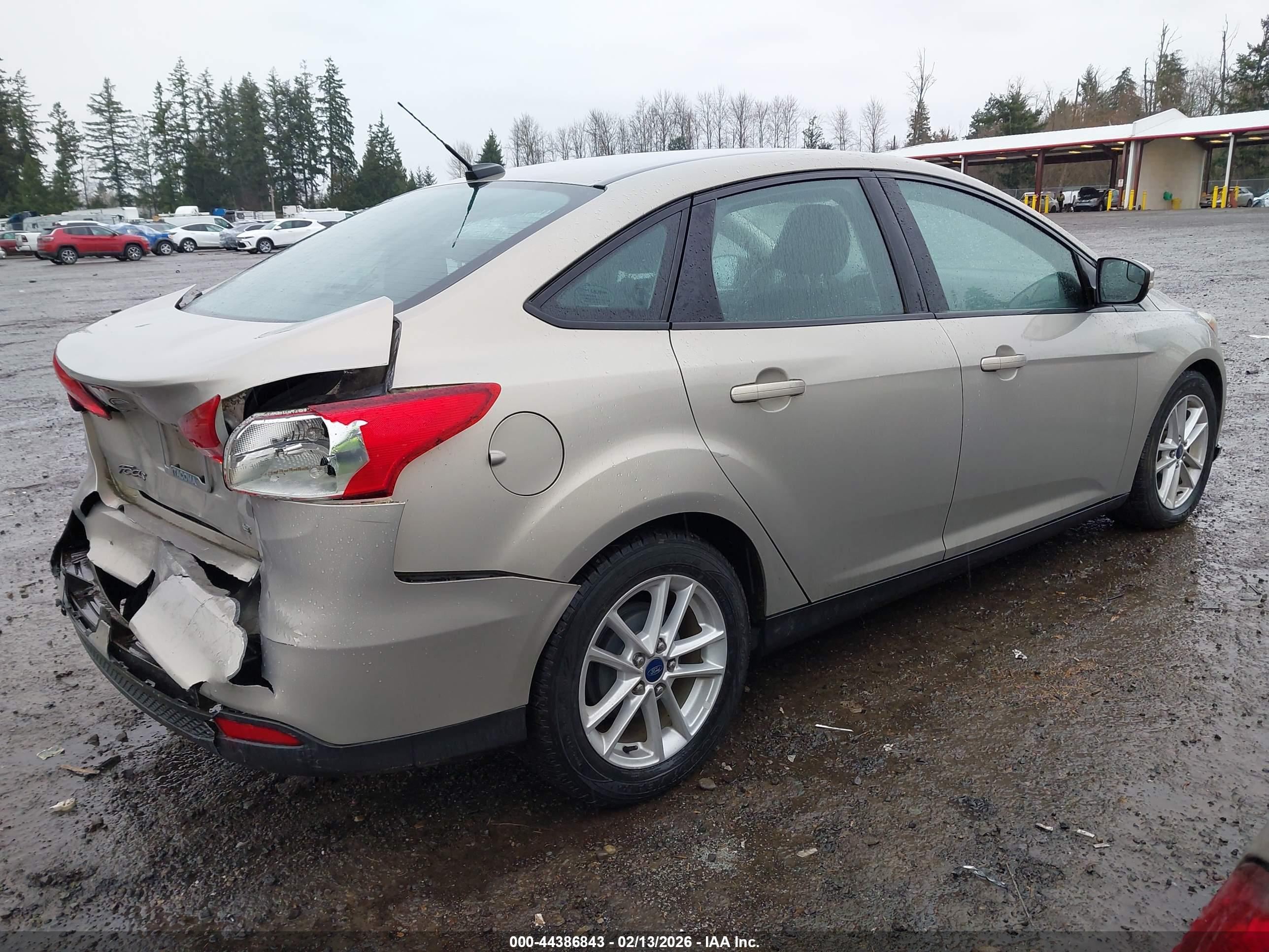 FORD FOCUS image 4